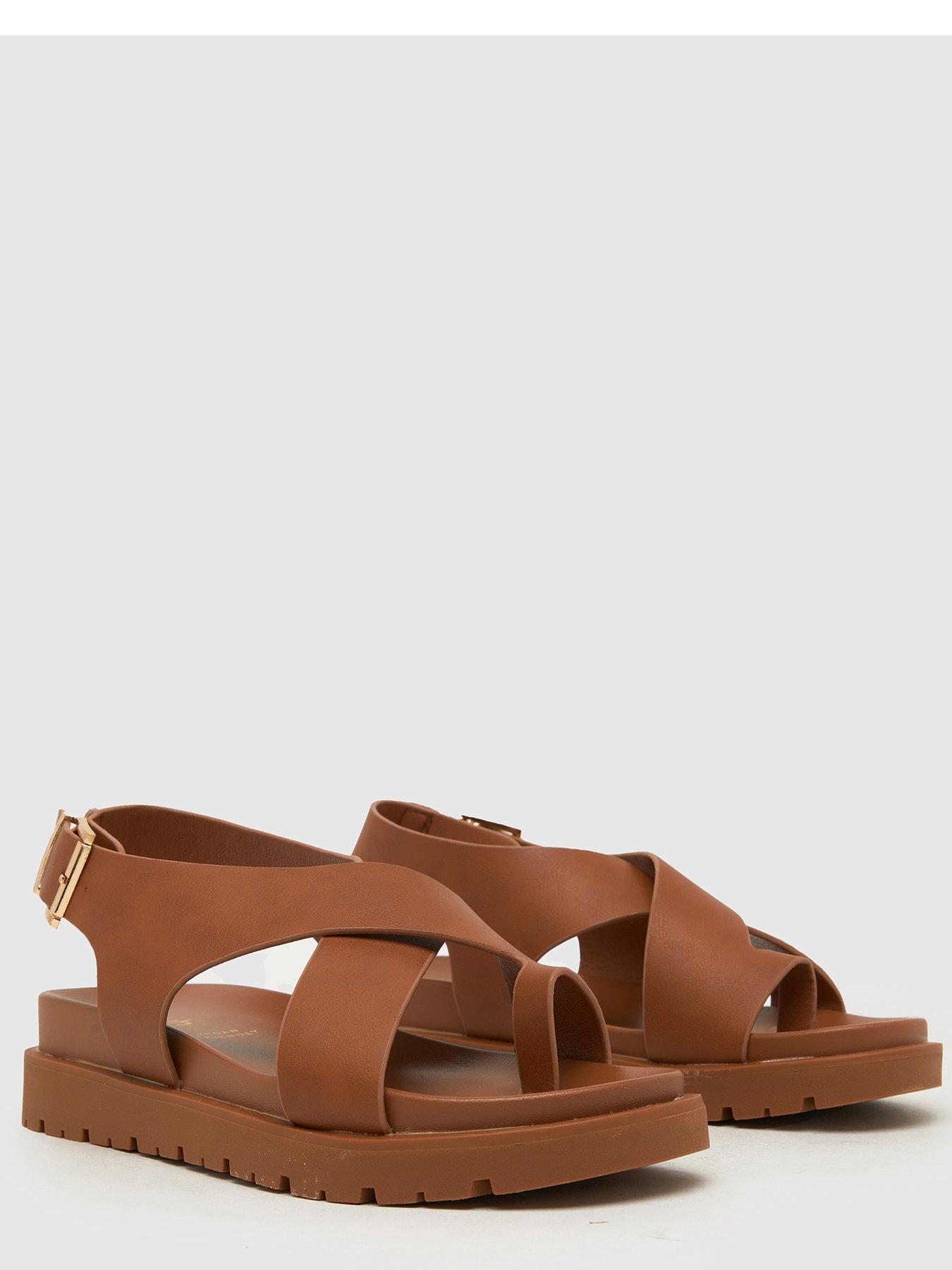 schuh-thora-toe-loop-chunky-sandals-brownstillFront