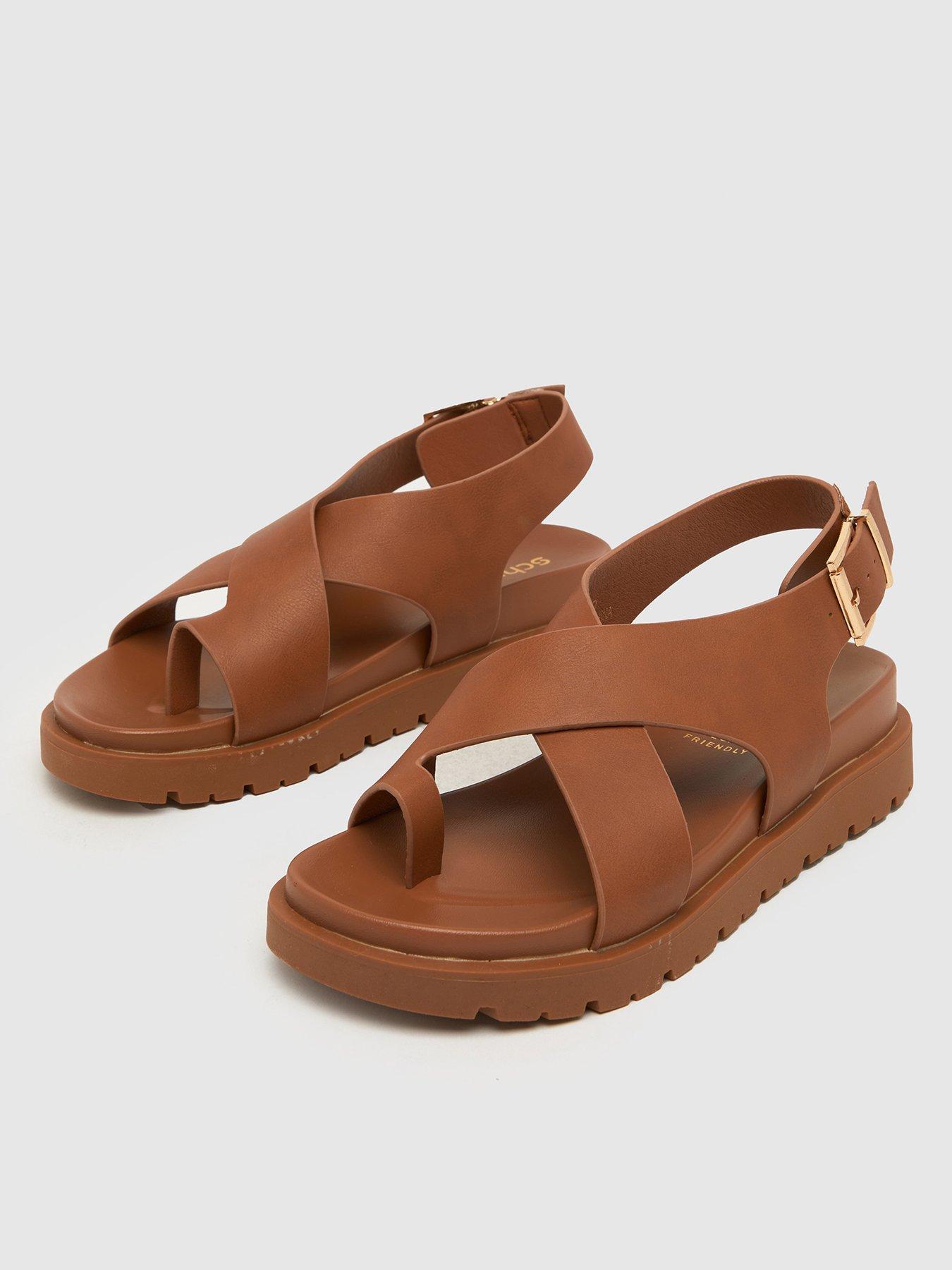 schuh-thora-toe-loop-chunky-sandals-brownback