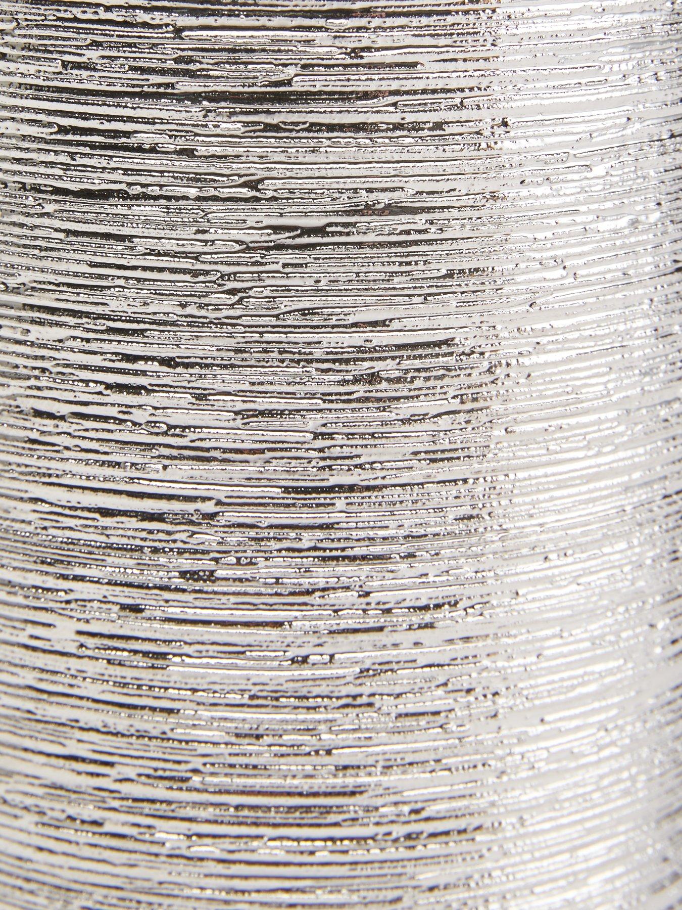 very-home-silver-scratch-ceramic-cylinder-vasedetail