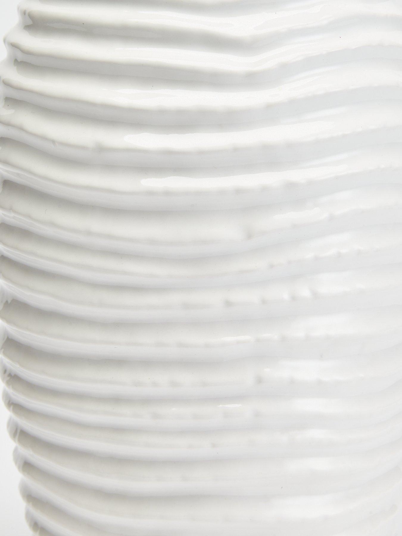 the-very-collection-ribbed-vasedetail