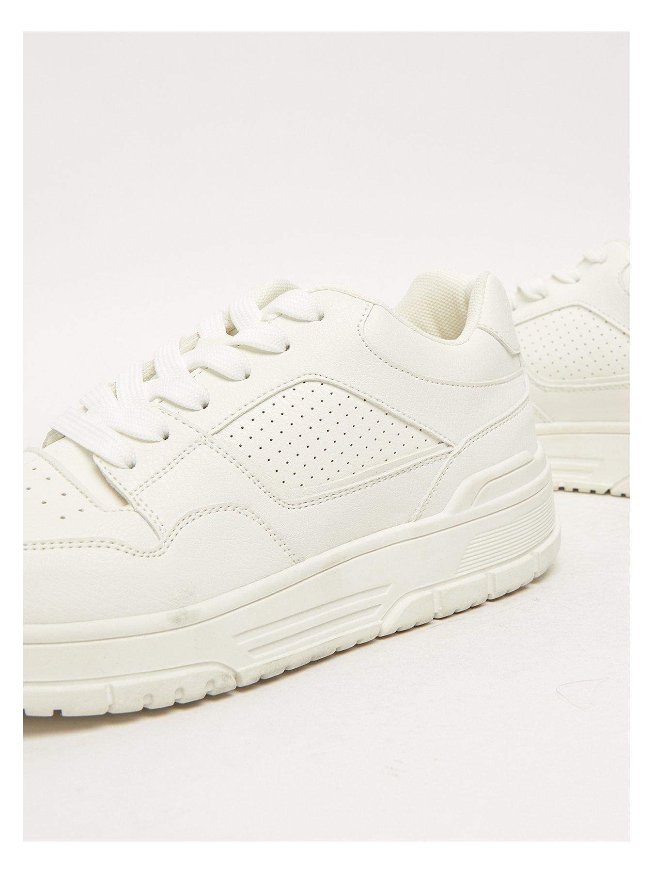 schuh-monroe-lace-up-trainer-whiteoutfit