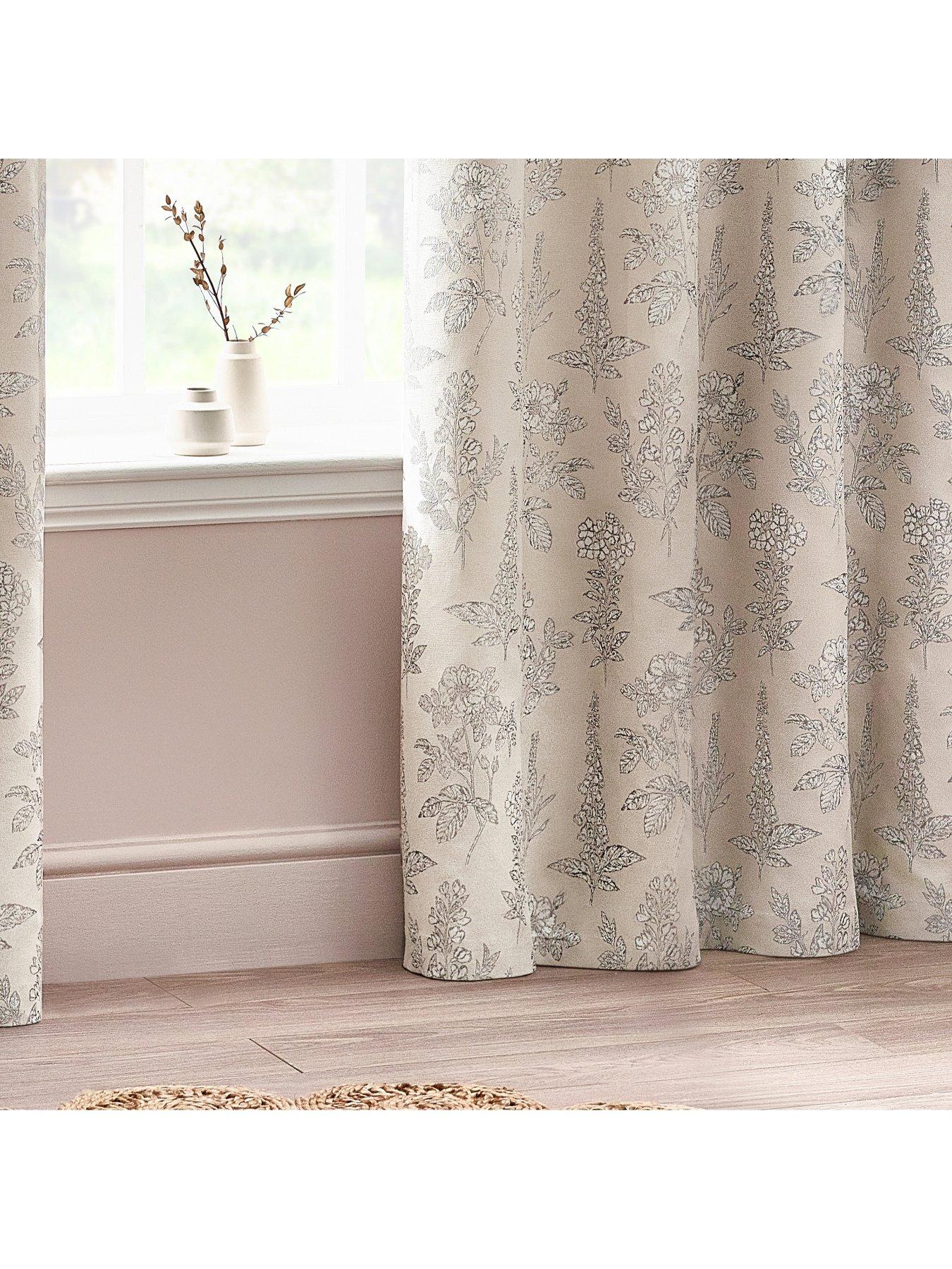 furn-sophia-eyelet-curtainsoutfit