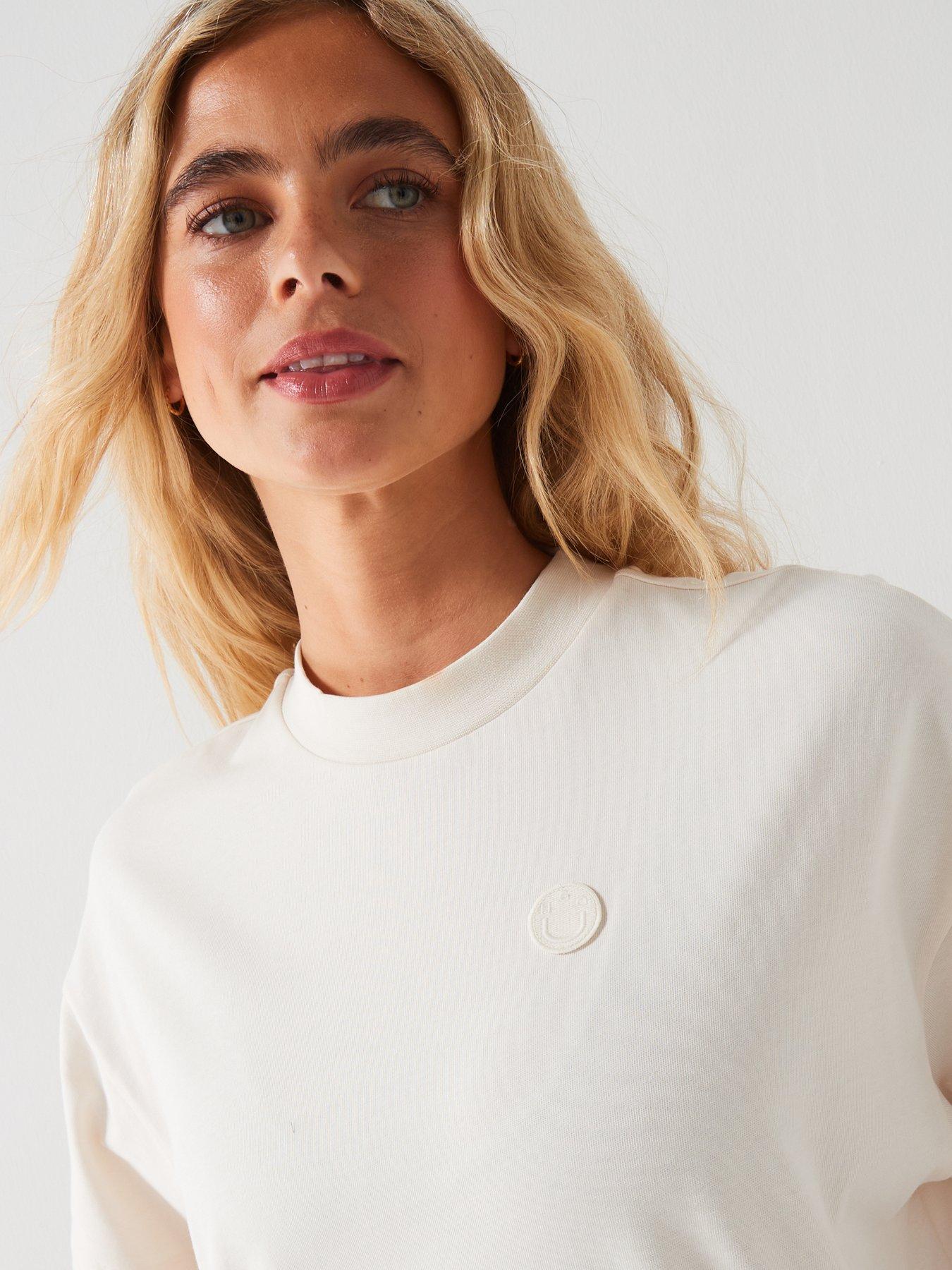 hugo-cropped-relaxed-fit-tee-whiteoutfit