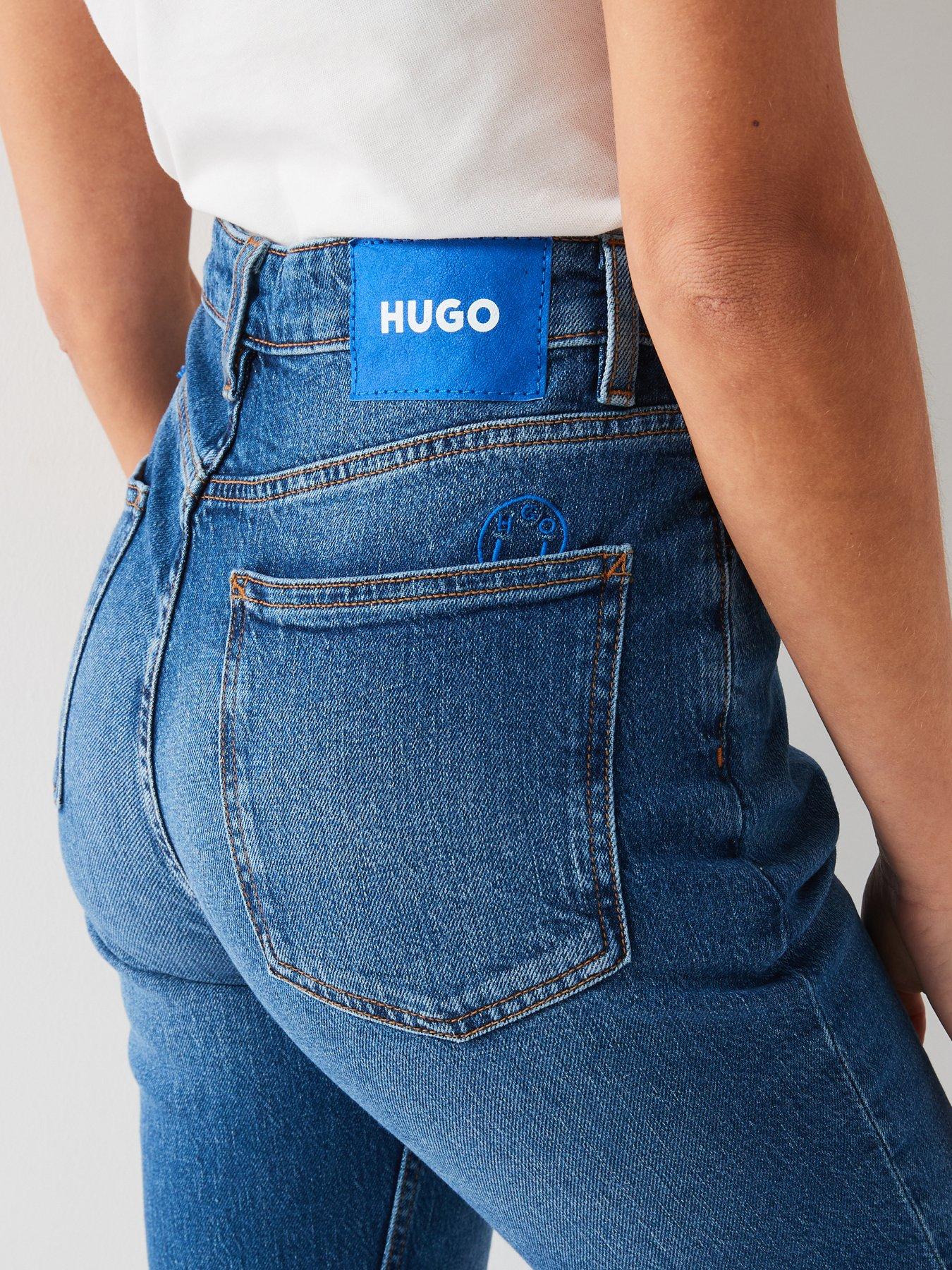 hugo-noe-mom-jean-blueoutfit