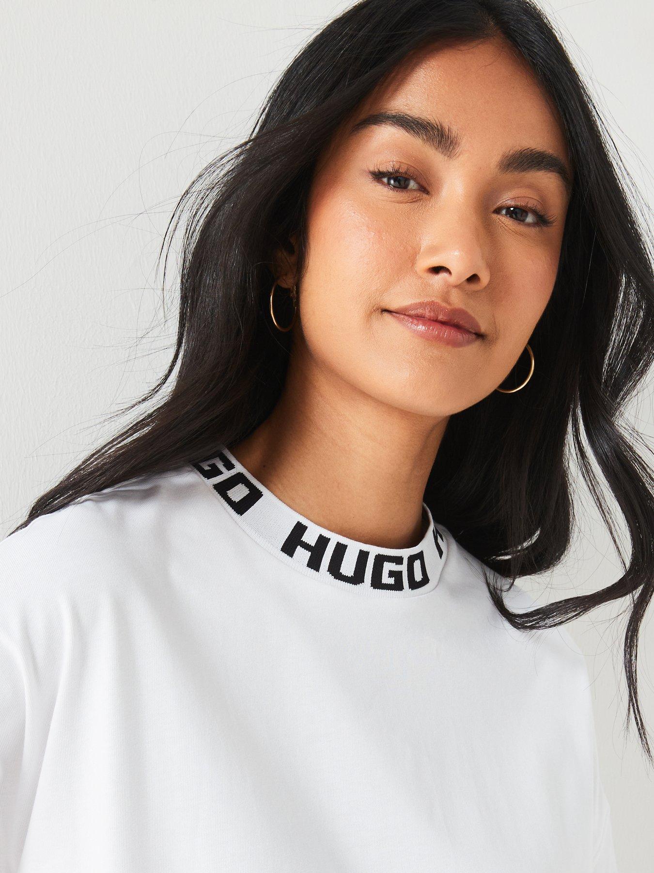 hugo-dinaya-logo-neck-t-shirt-whiteoutfit