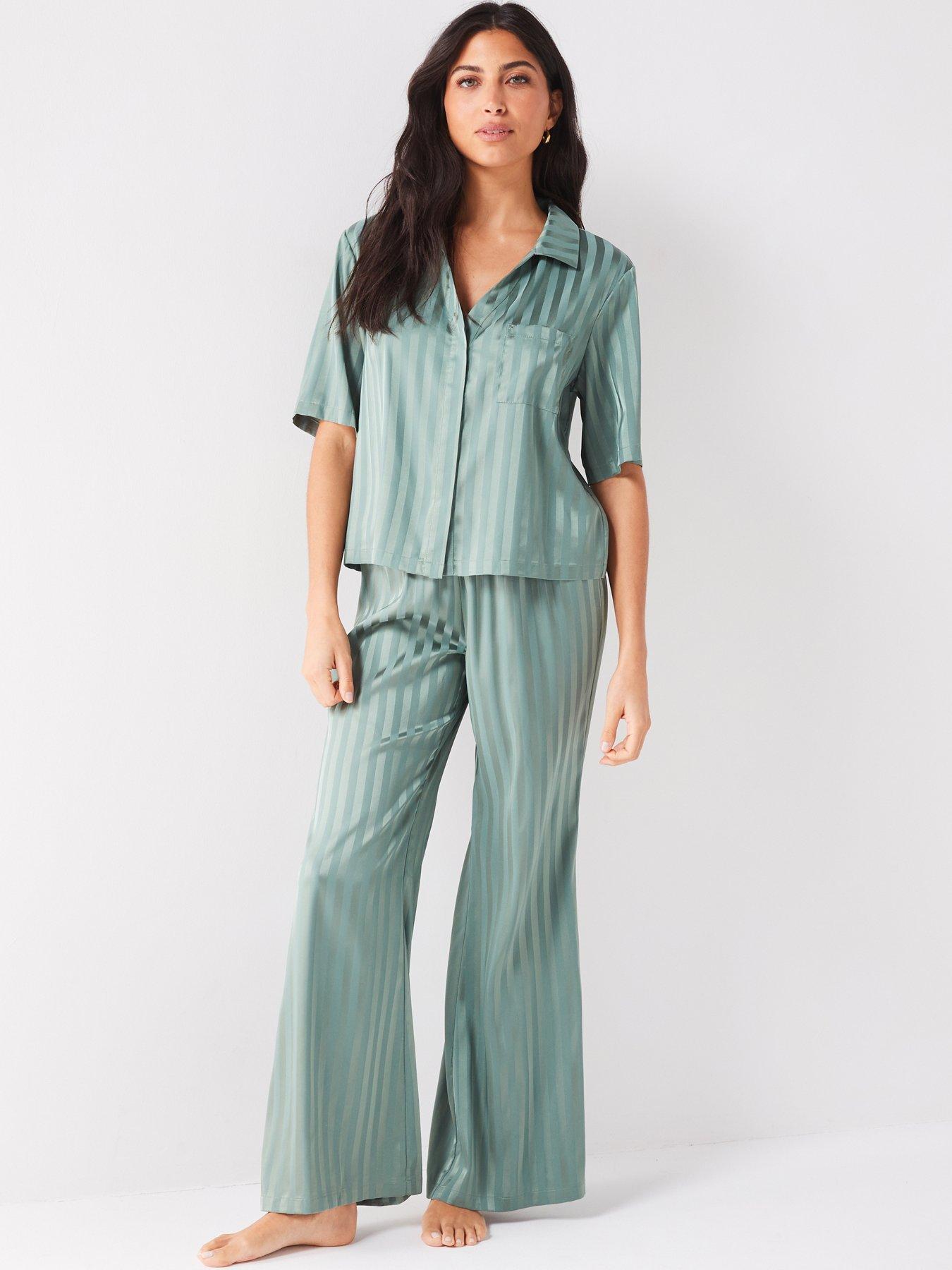 v-by-very-short-sleeve-flare-pant-revere-pj-set