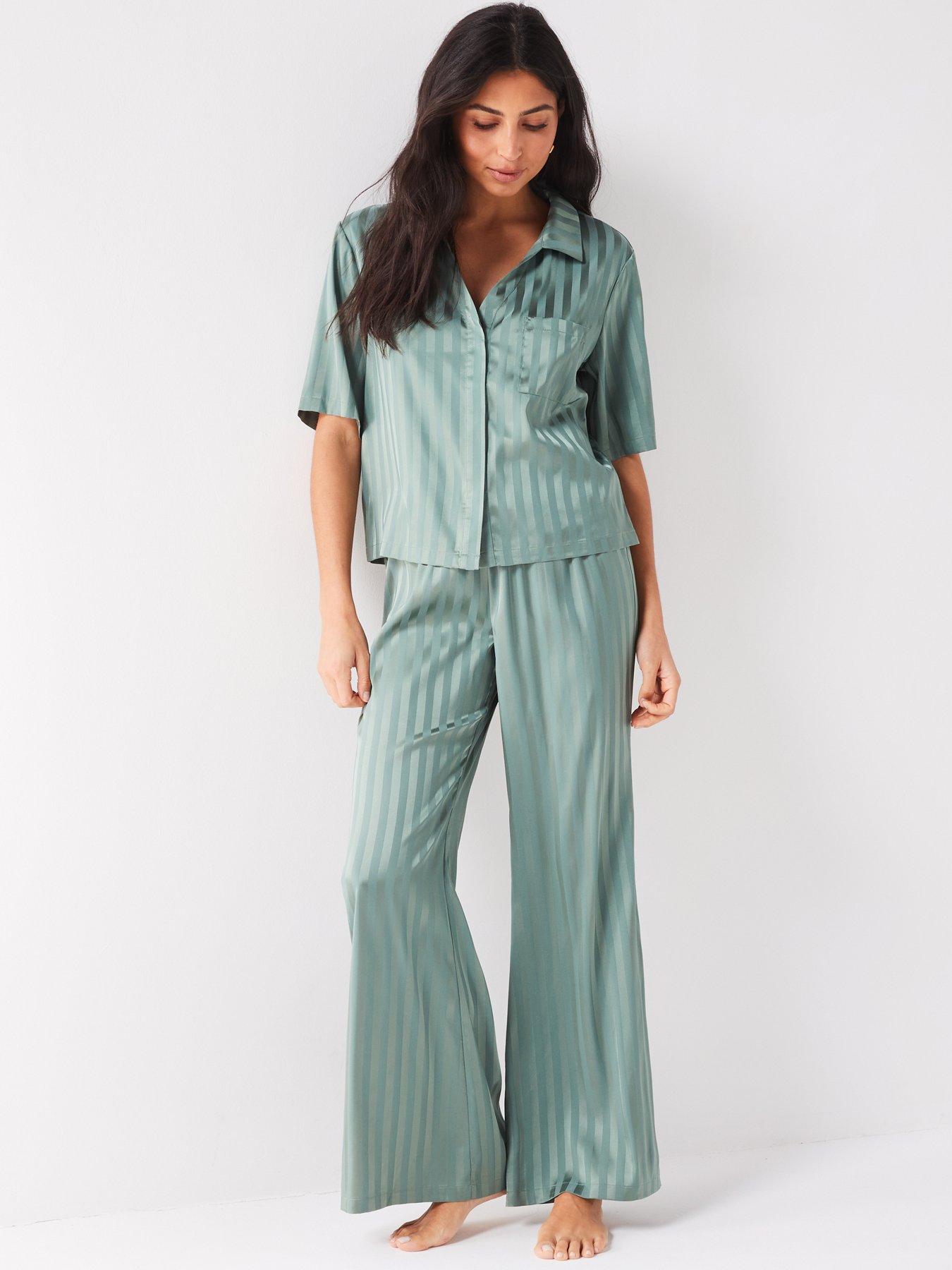 v-by-very-short-sleeve-flare-pant-revere-pj-setdetail