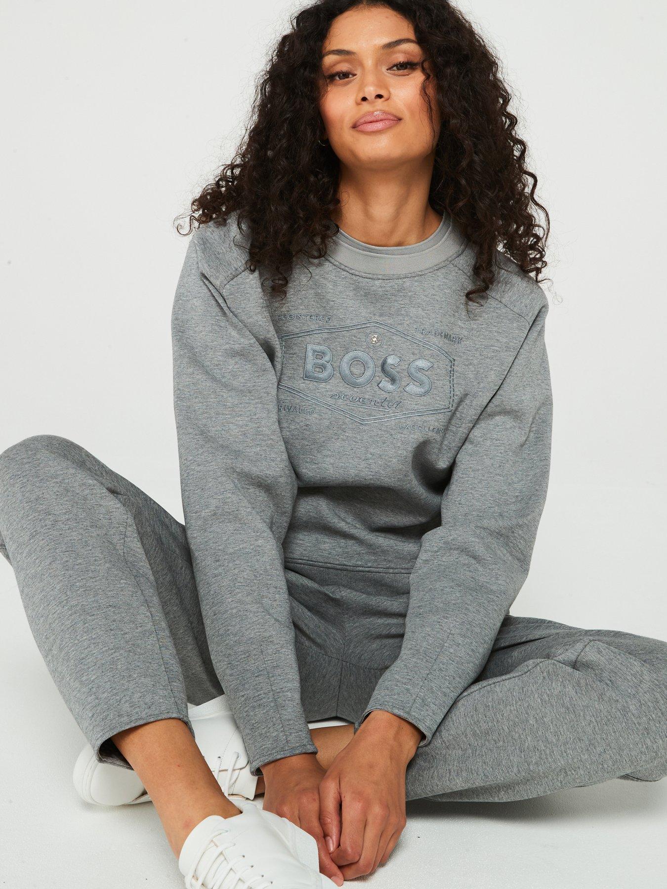 boss-ebrande-logo-sweatshirt-greyoutfit