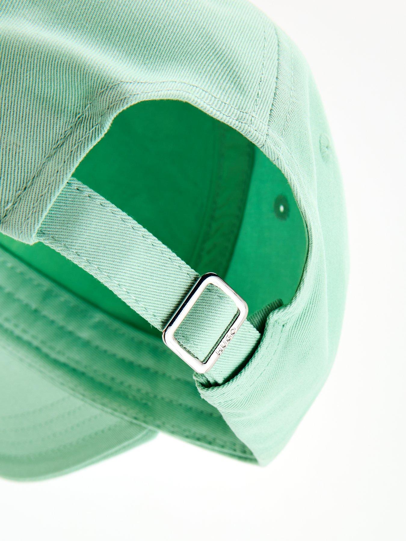 hugo-cara-cap-greendetail