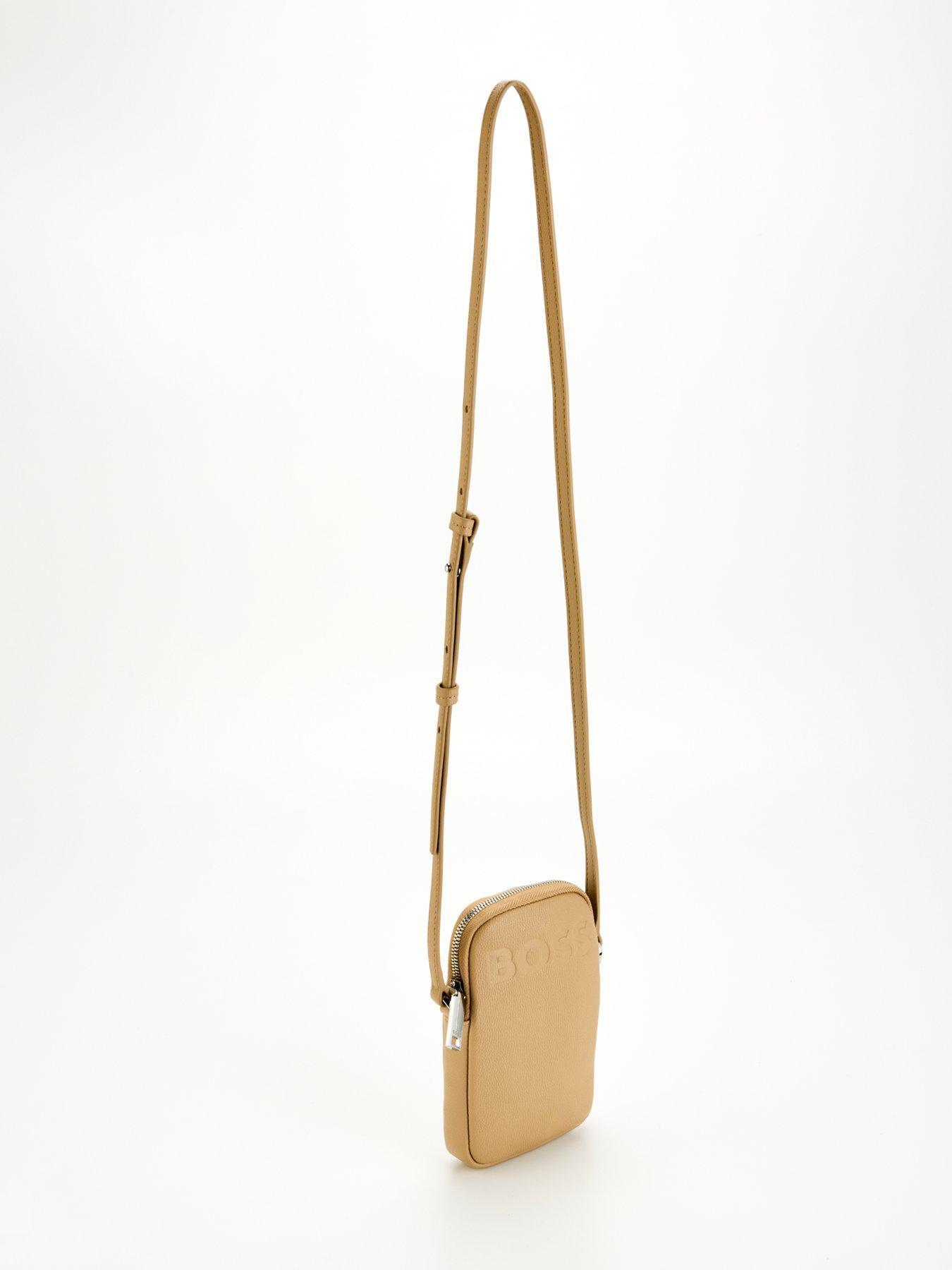 boss-addison-phoneholder-crossbody-beigeoutfit