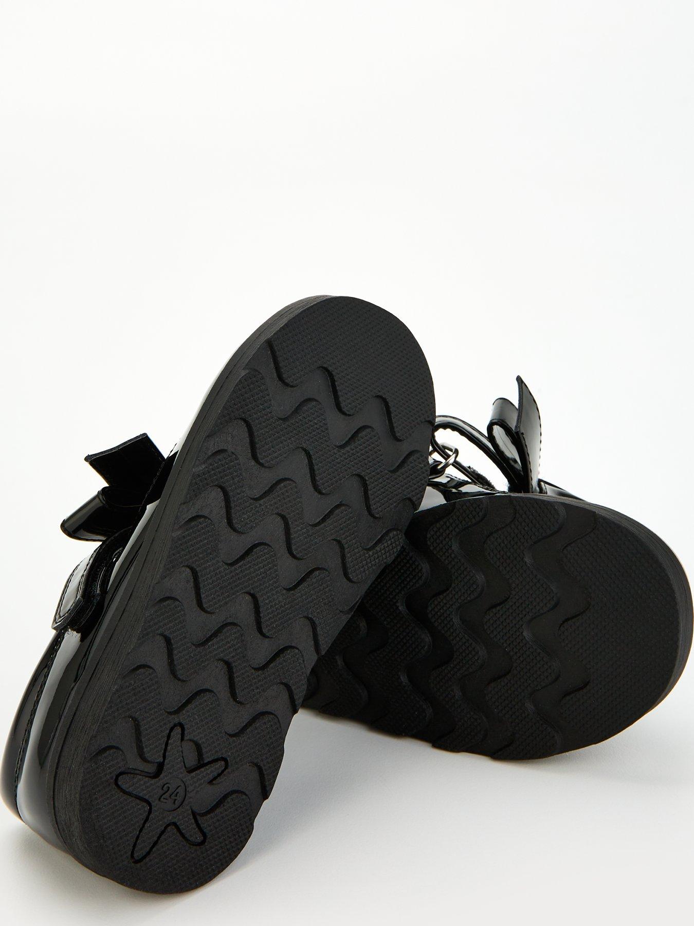 v-by-very-younger-girls-patent-mary-jane-bow-shoe-blackdetail