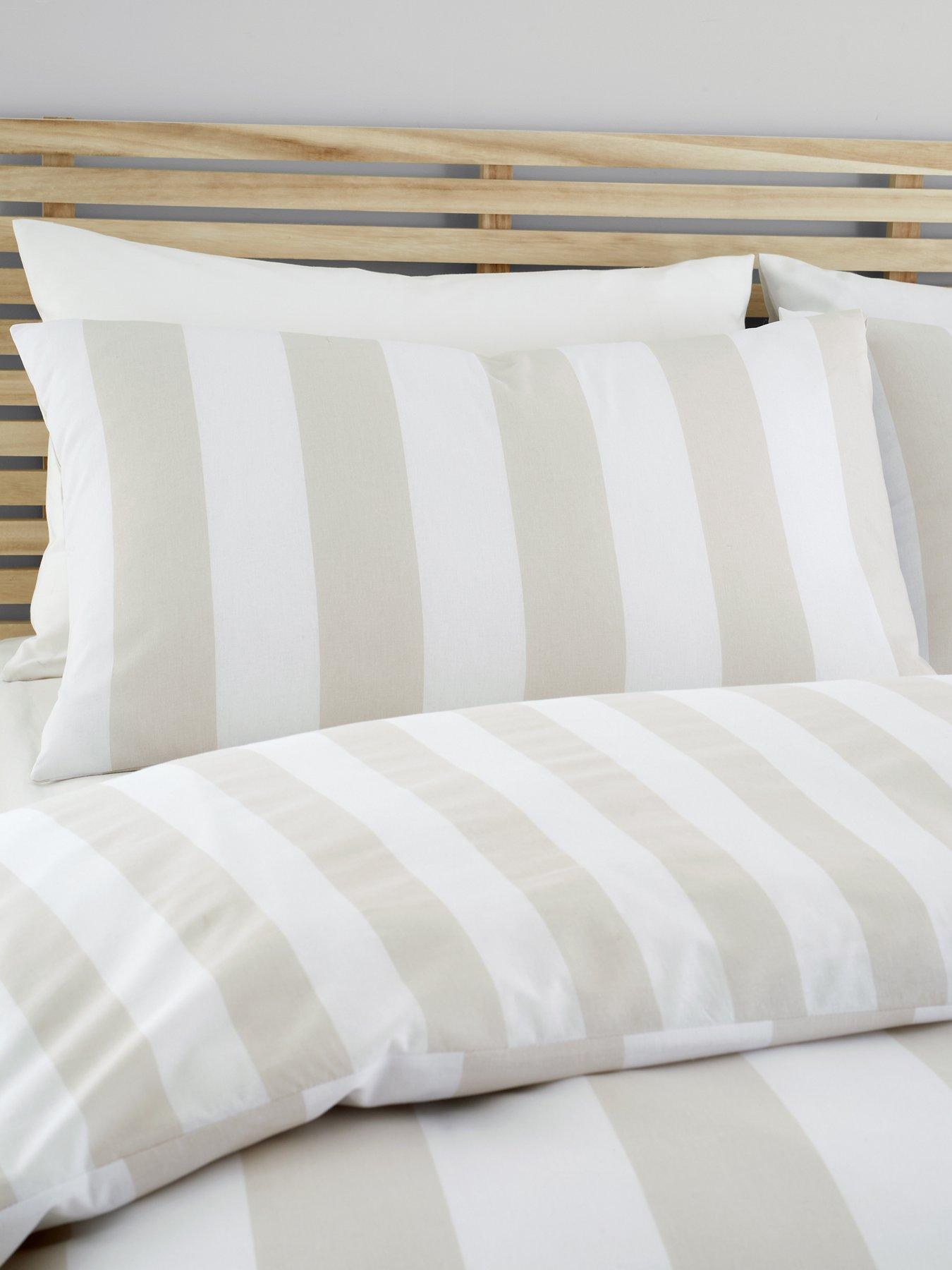 catherine-lansfield-cove-stripe-duvet-setoutfit