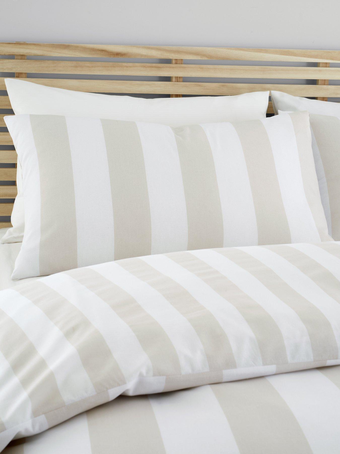 catherine-lansfield-cove-stripe-duvet-set-db-naturaloutfit