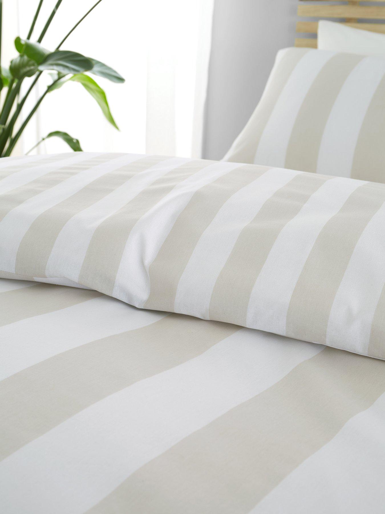 catherine-lansfield-cove-stripe-duvet-setdetail