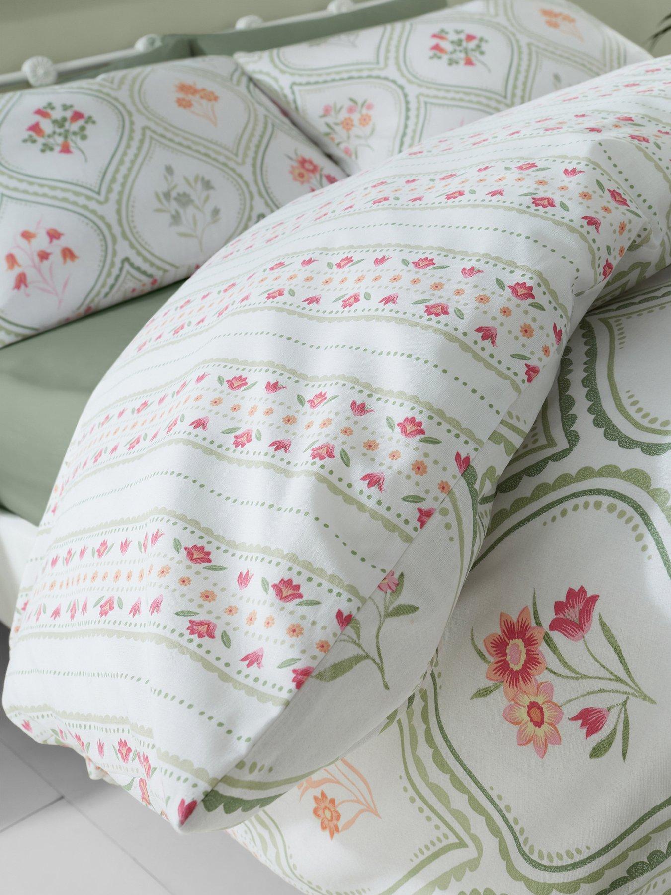 catherine-lansfield-cameo-floral-duvet-covernbspdetail