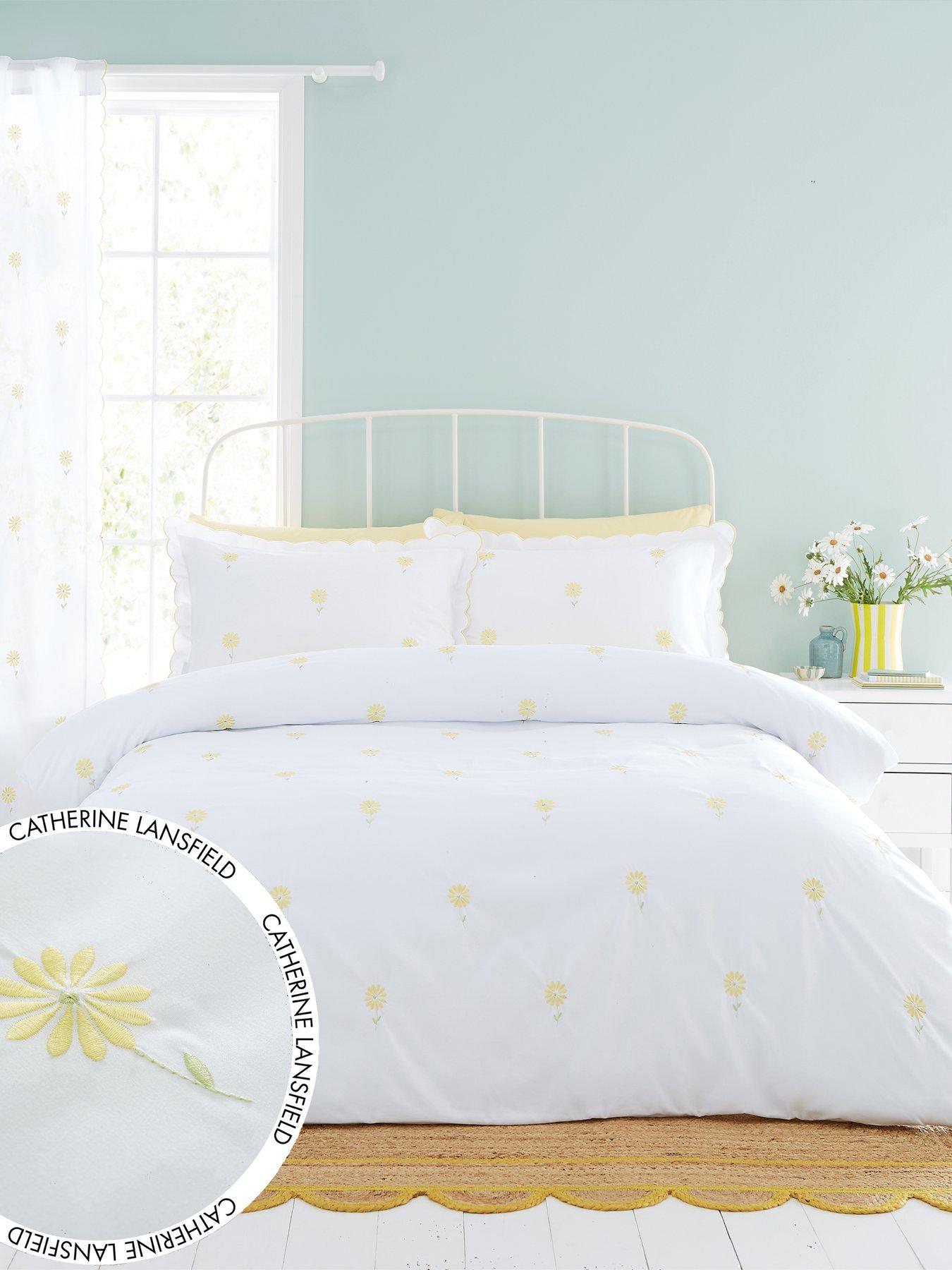 catherine-lansfield-lorna-embroidered-daisy-duvet-cover-set