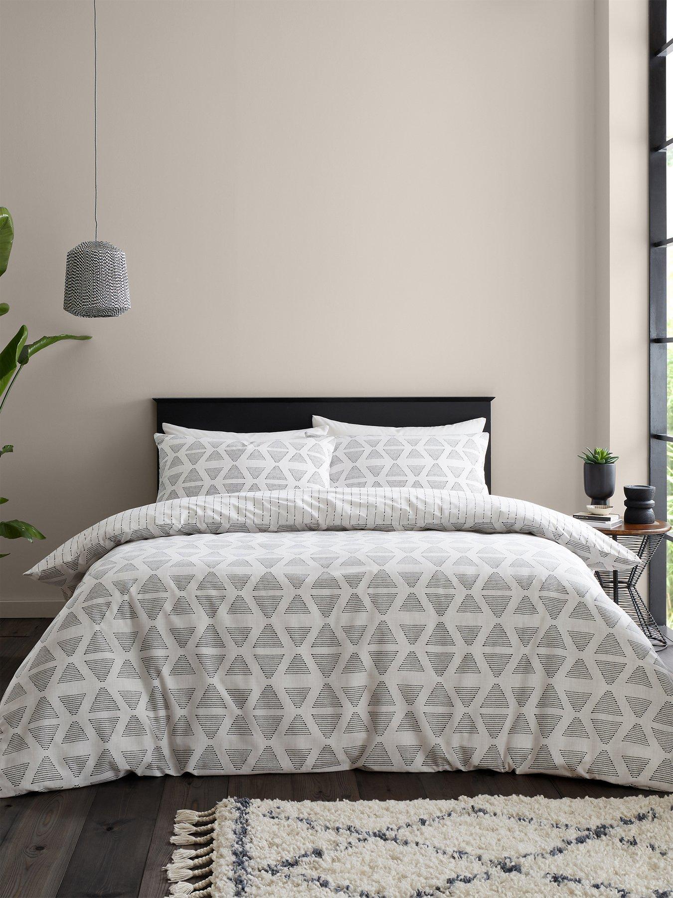 catherine-lansfield-tufted-print-duvet-cover-set