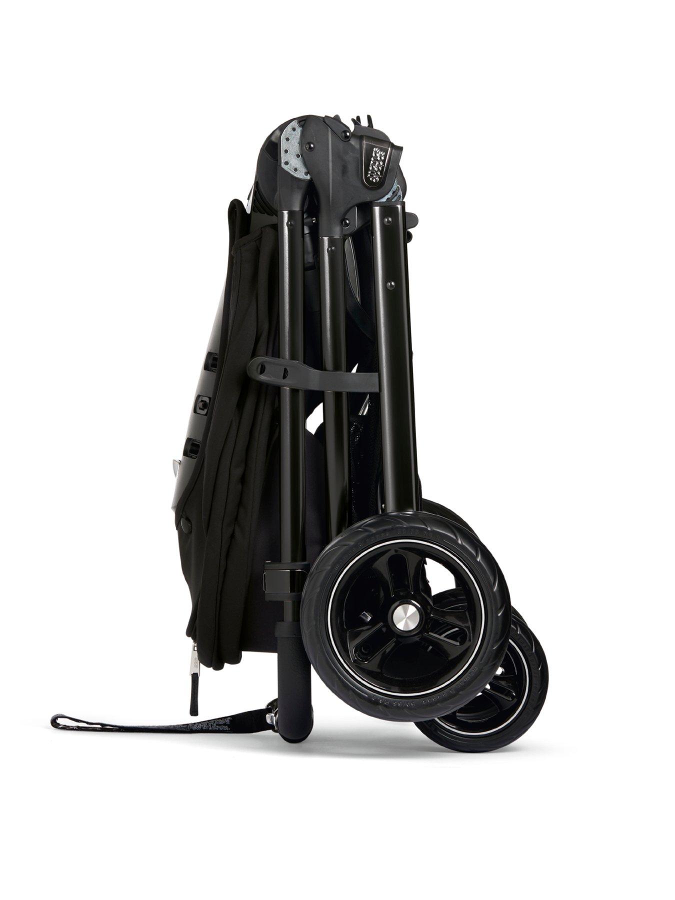 Image 7 of 7 of Mamas & Papas Flip XT3 Ink Complete Kit (Inc Pushchair, Carrycot, Adaptors, Cupholder, Bag, Footmuff, Cloud G & Isofix Base)