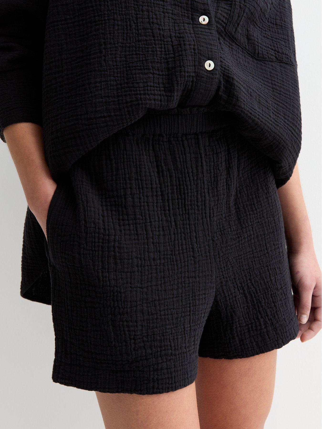 new-look-black-textured-cotton-shortsoutfit