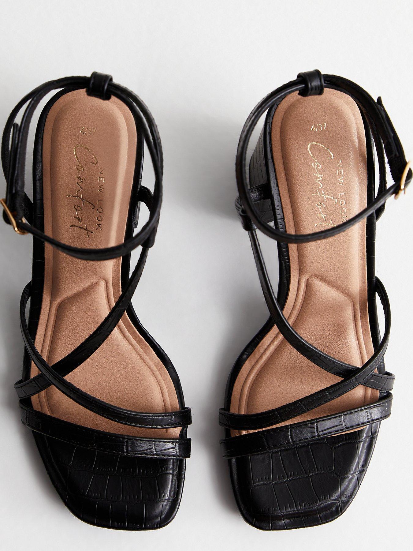 new-look-strappy-block-heel-sandals-blackoutfit