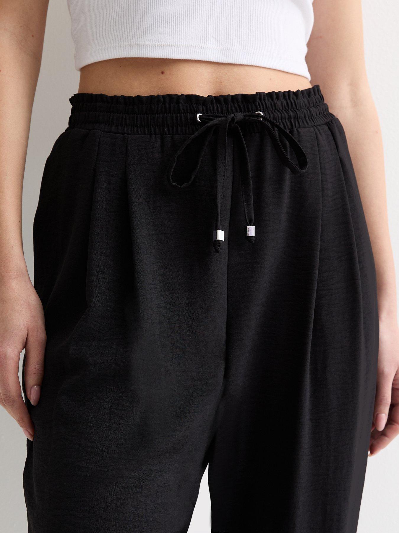 new-look-drawstring-tapered-joggers-blackoutfit