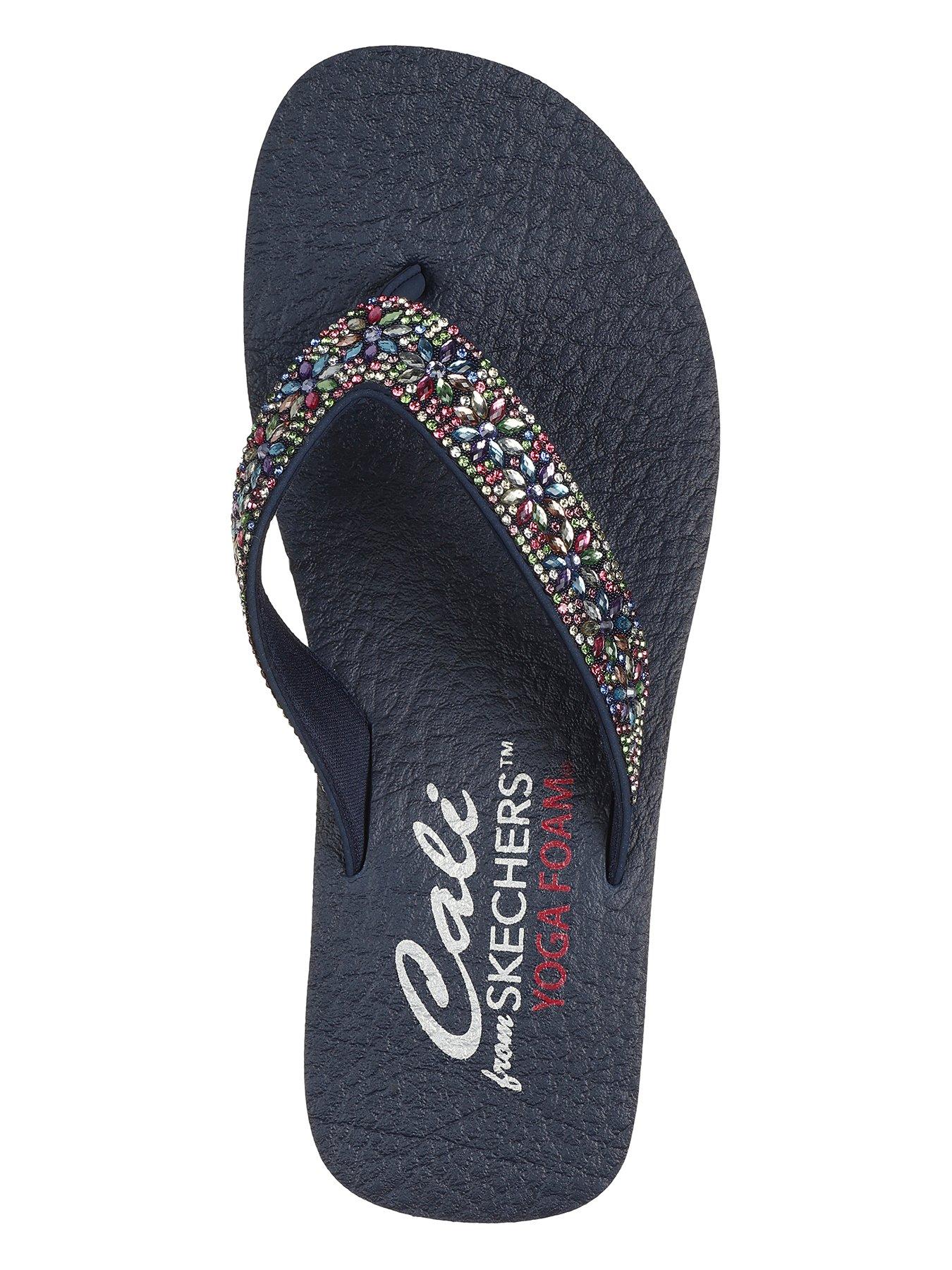 skechers-vinyasa-wild-daisies-floral-gem-thong-w-yoga-foam-sandal-navyoutfit