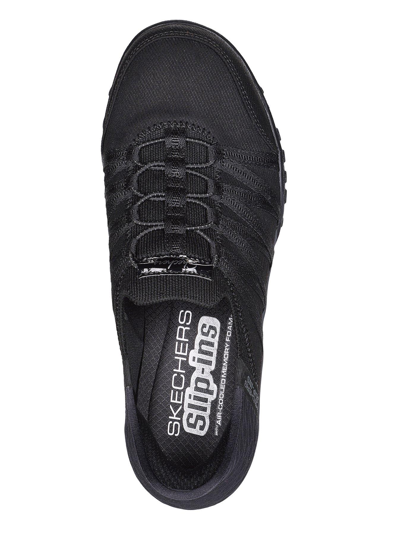 skechers-slip-ins-breathe-easy-rollsneaker-blackoutfit