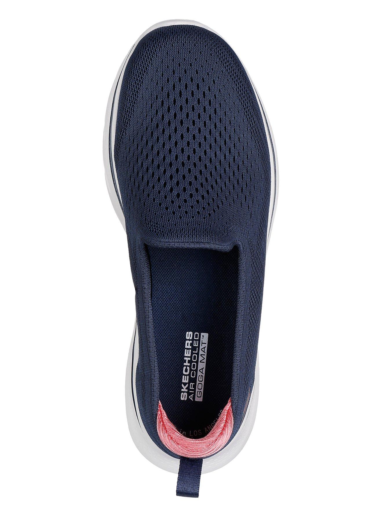 skechers-engineered-mesh-slip-on-navyoutfit