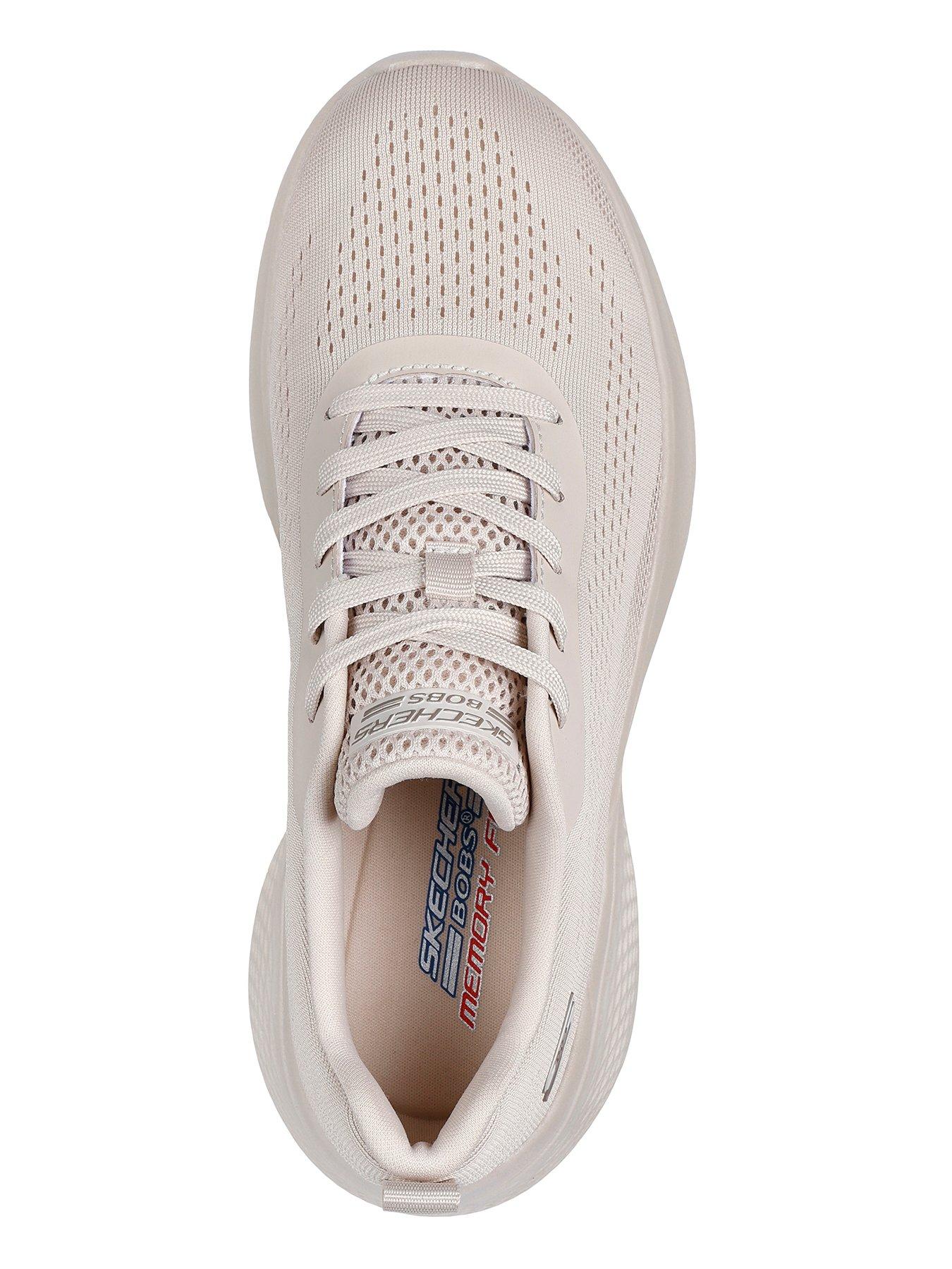 skechers-lace-up-engineered-knit-w-vapor-foamoutfit