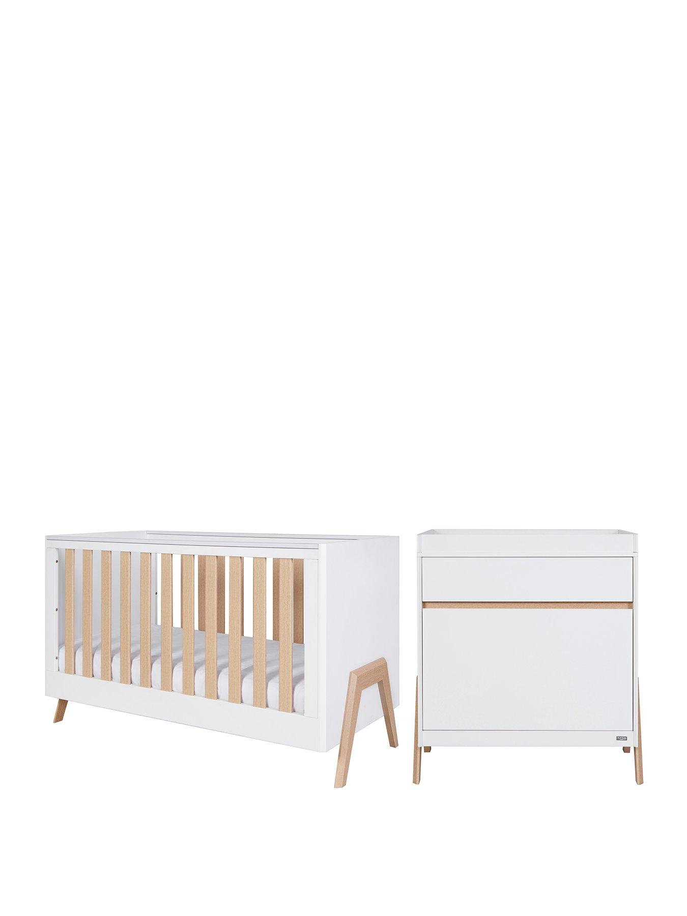 tutti-bambini-fuori-2-piece-furniture-room-set-whiteoakstillFront