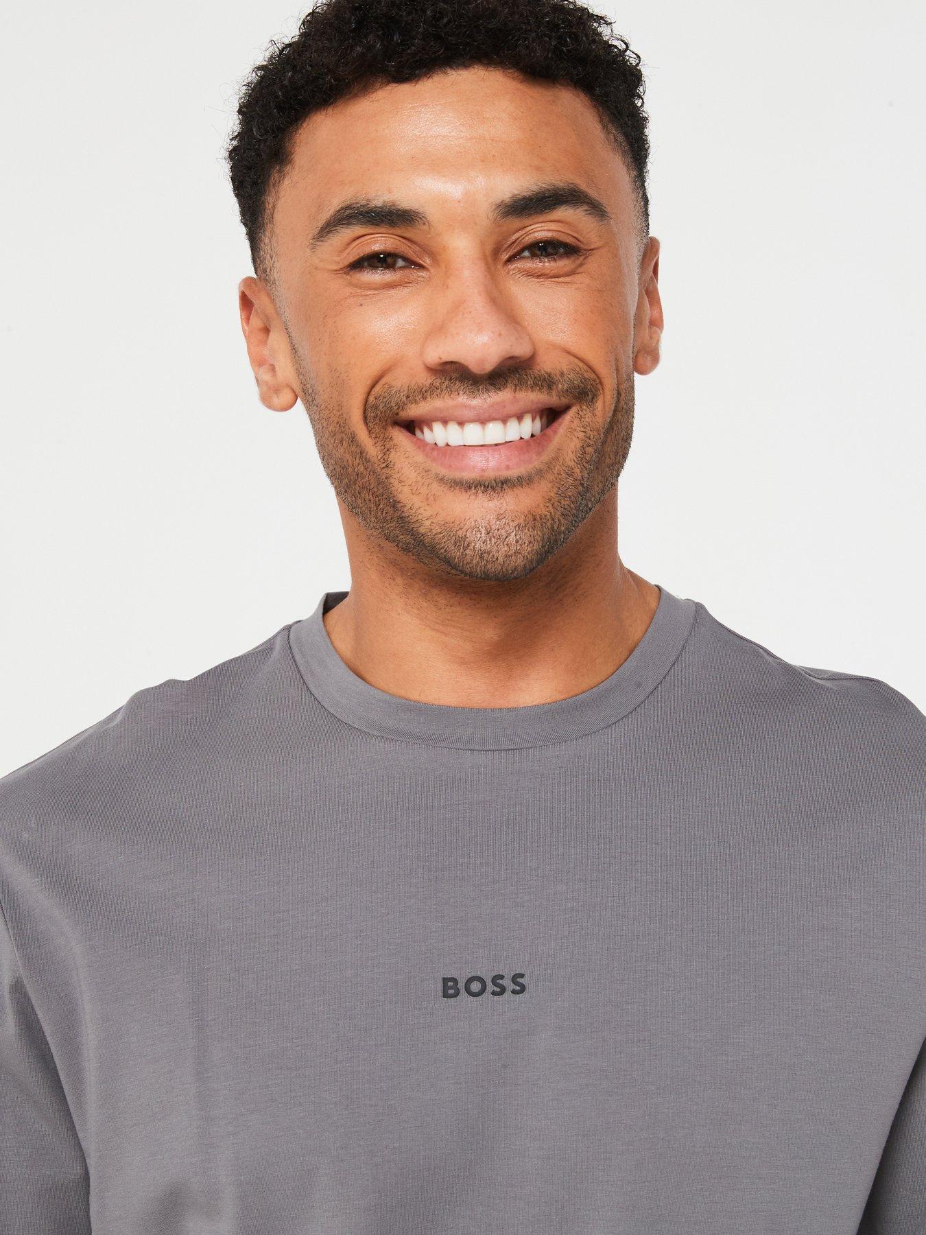 boss-tchup-centre-logo-relaxed-fit-t-shirt-greyoutfit