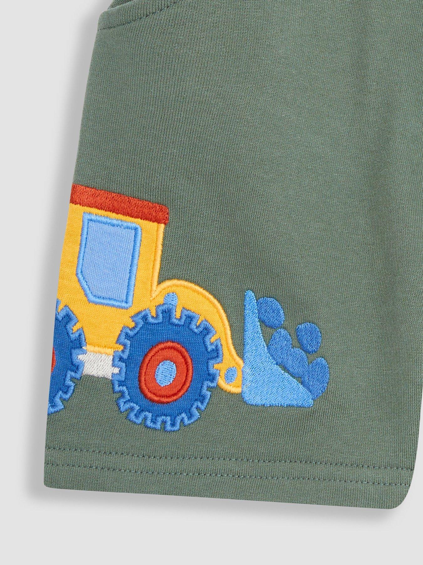 jojo-maman-bebe-boys-digger-applique-pet-in-pocket-shorts-greenoutfit