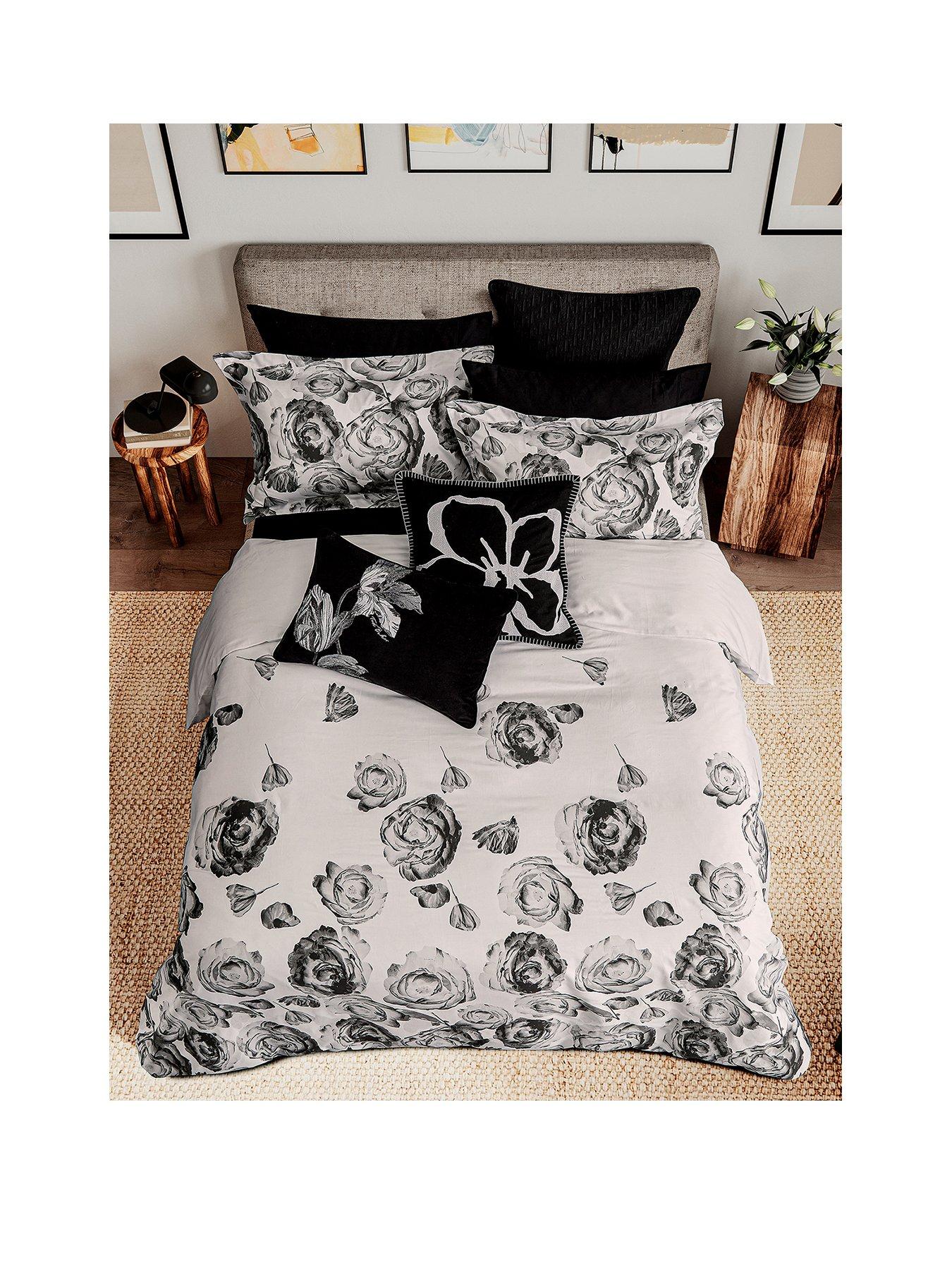 ted-baker-ted-baker-mono-floral-duvet-set-kingstillFront