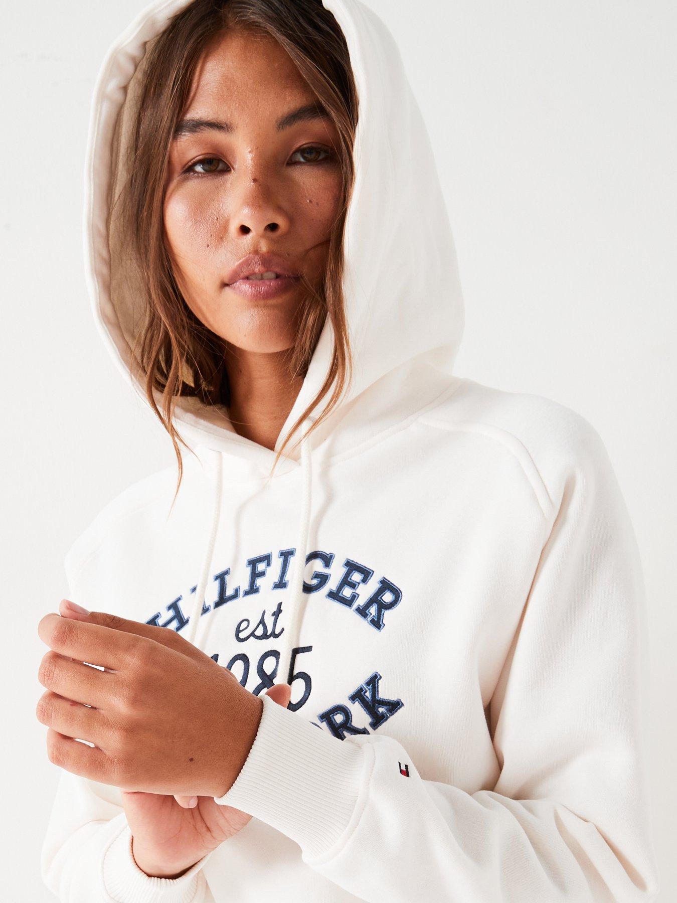 tommy-hilfiger-varsity-logo-hoodie-whitedetail