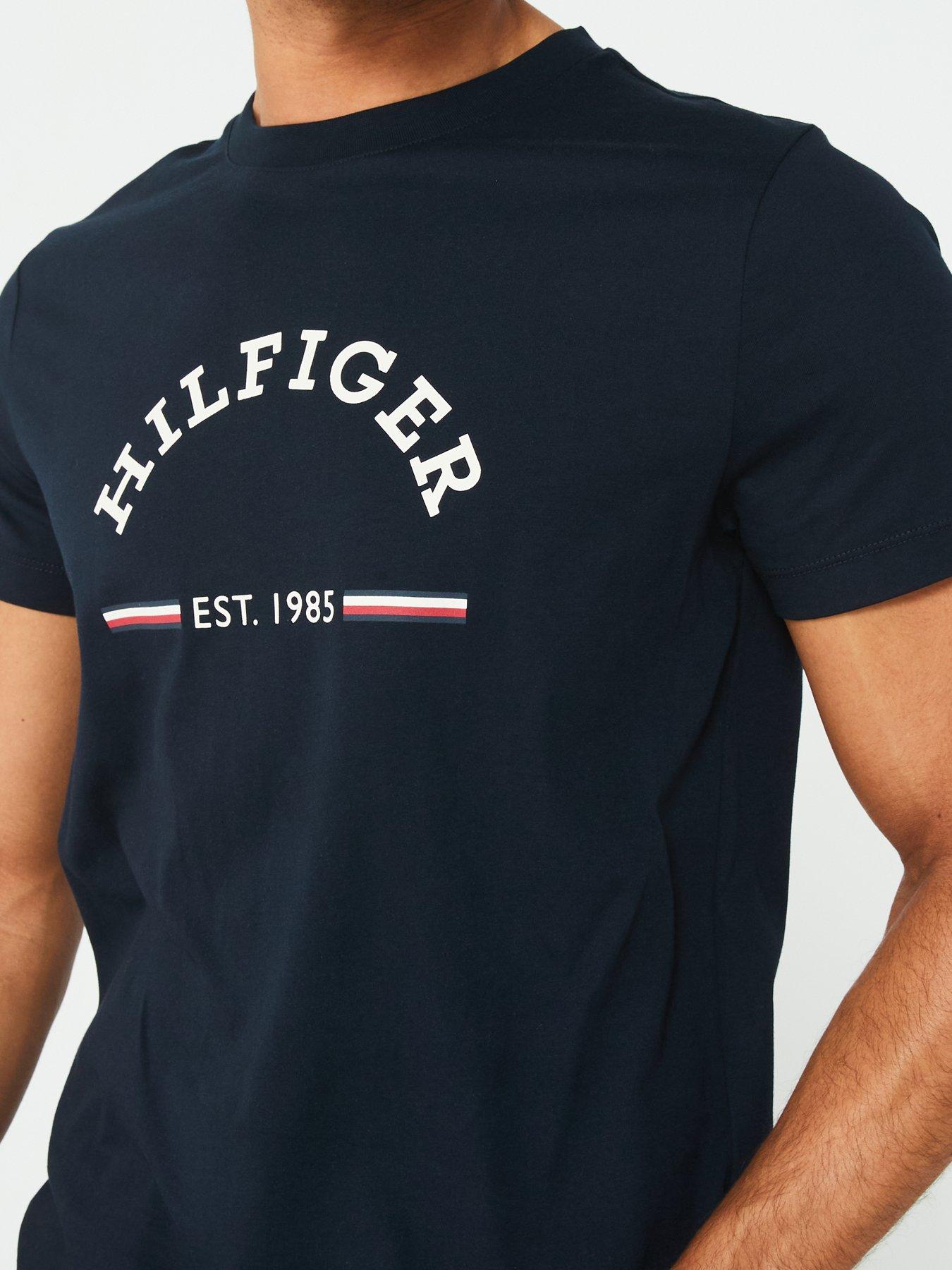 tommy-hilfiger-tommy-hilfiger-arch-global-stripe-logo-t-shirt-navyoutfit