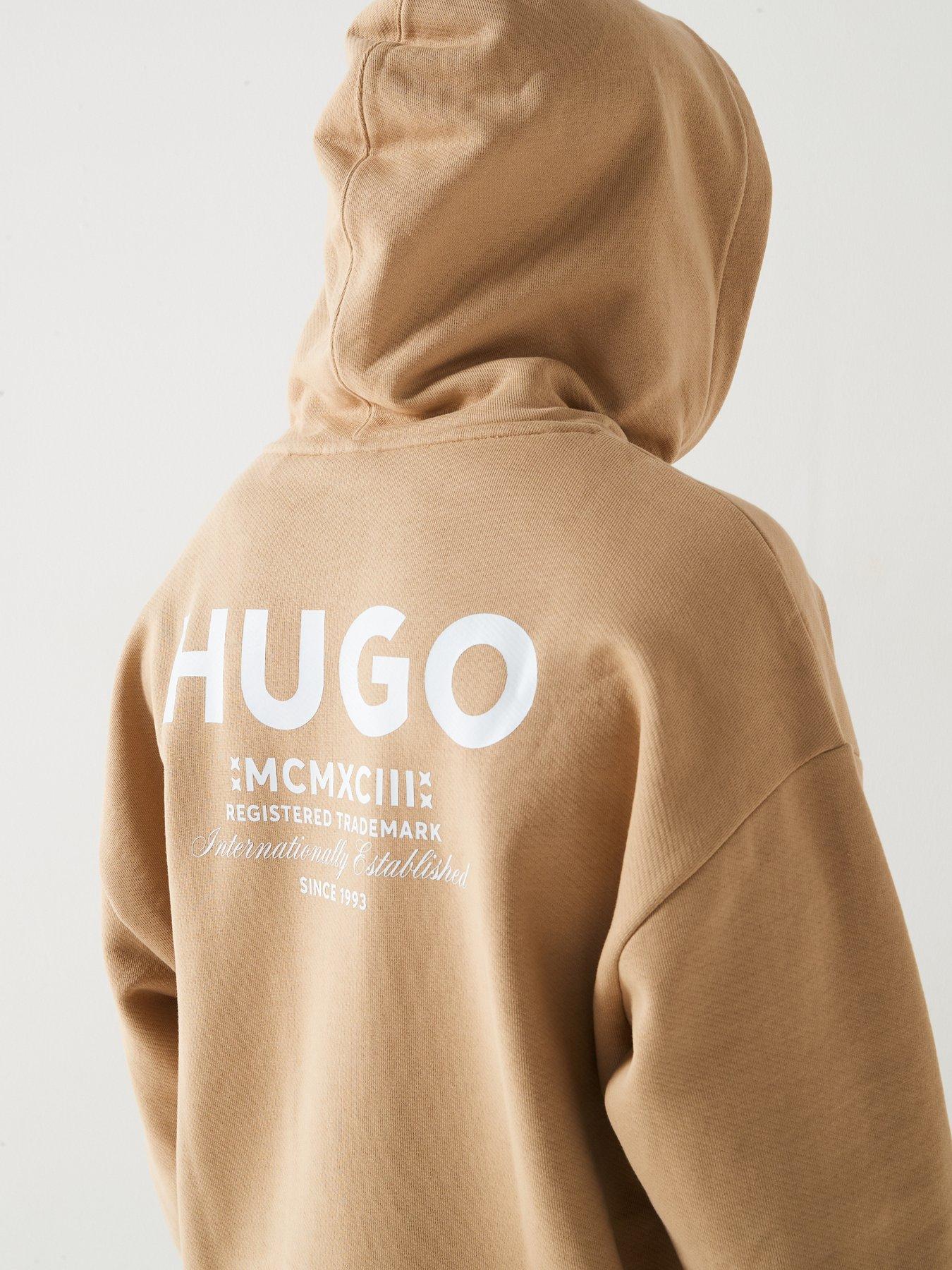 hugo-blue-nazardo-oversized-international-logo-hoodie-beigeoutfit