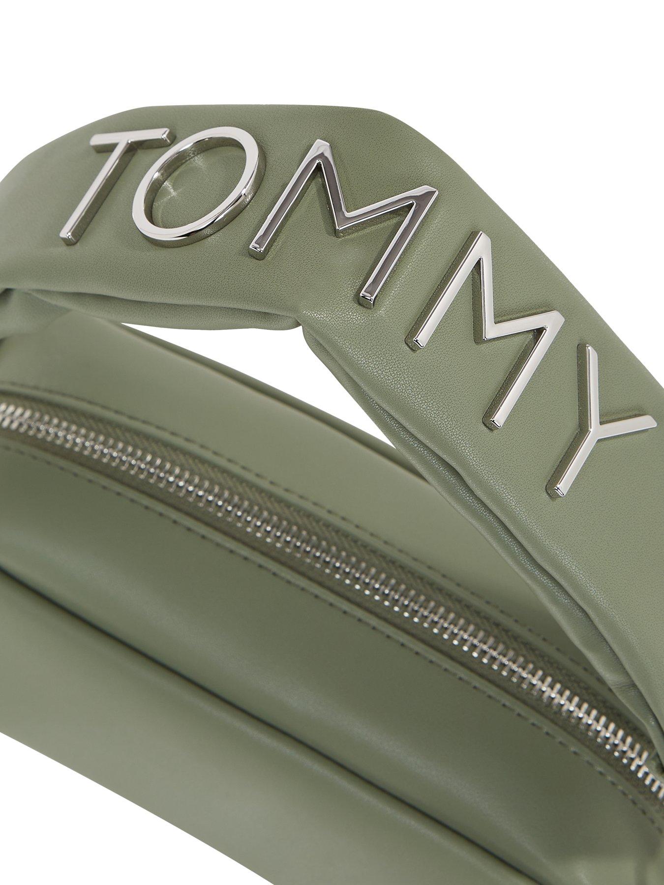 tommy-jeans-bold-camera-bag-greenoutfit