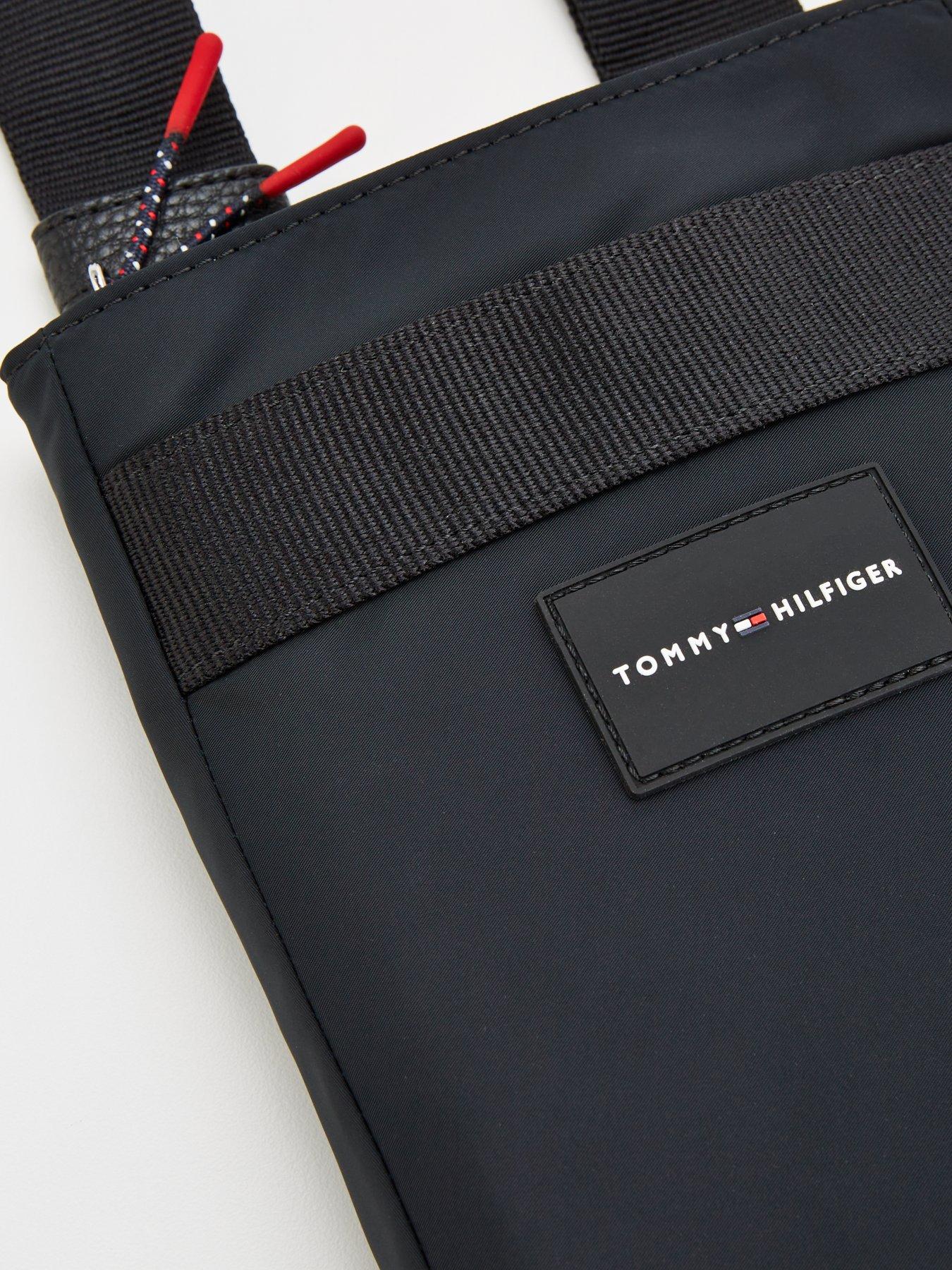 tommy-hilfiger-tommy-hilfiger-nylon-mini-crossbody-blackoutfit