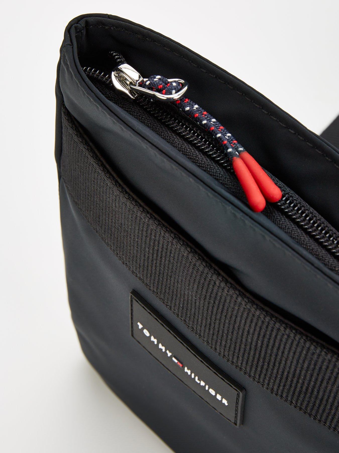 tommy-hilfiger-tommy-hilfiger-nylon-mini-crossbody-blackdetail