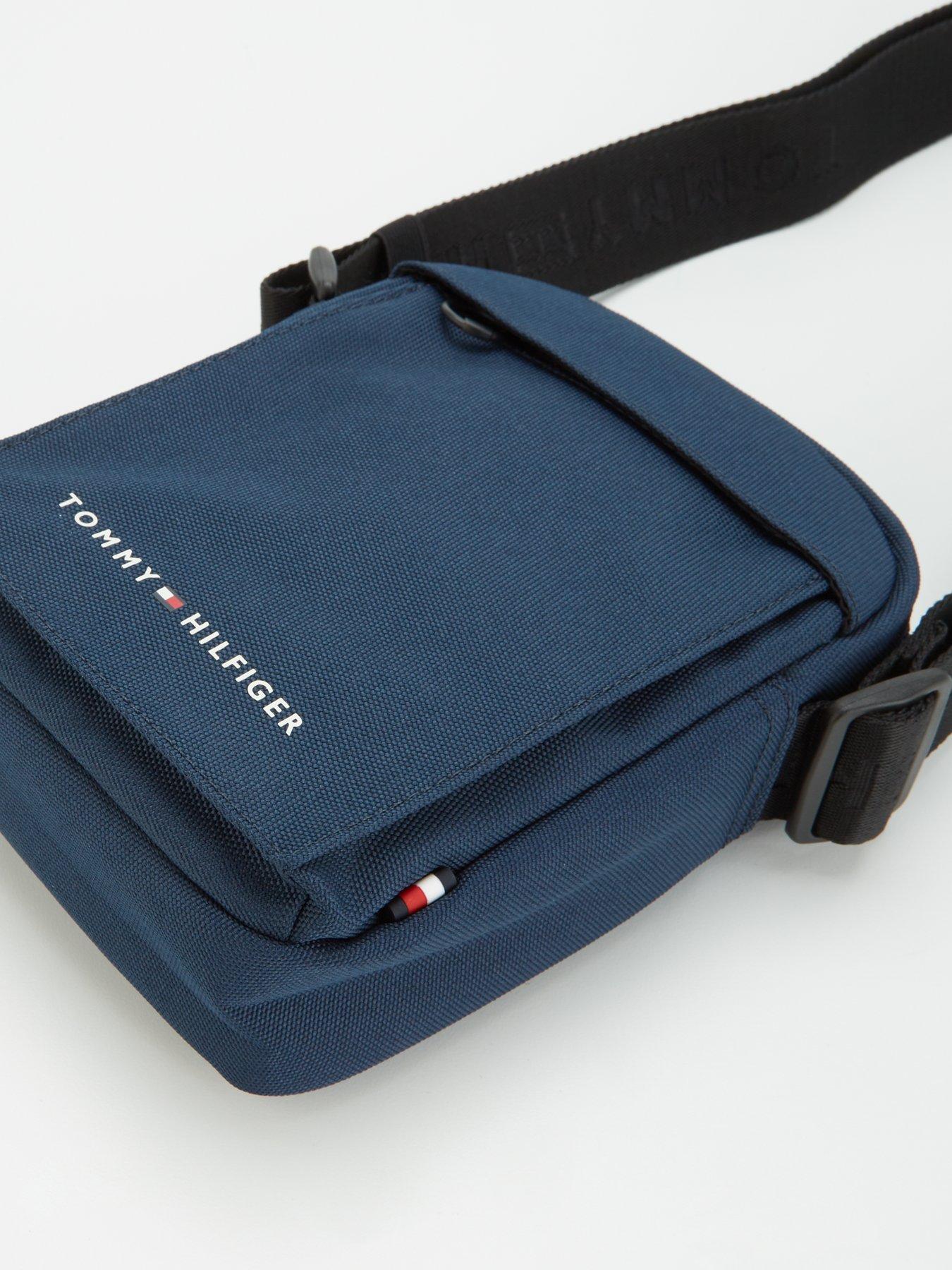 tommy-hilfiger-tommy-hilfiger-element-mini-reporter-bag-blueoutfit