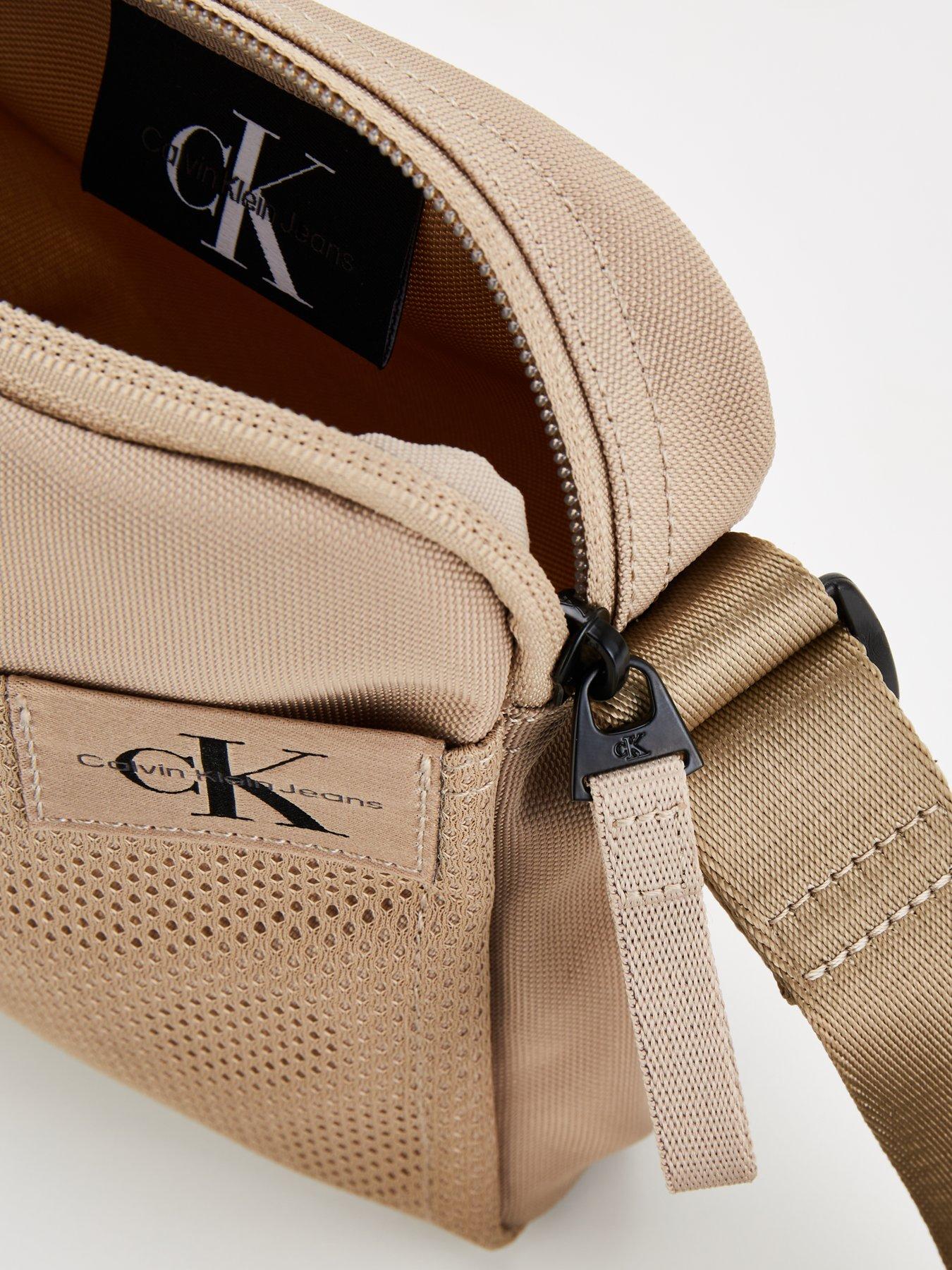 calvin-klein-jeans-calvin-klein-jeans-mono-logo-sport-essentials-mesh-panel-reporter-bag-beigedetail