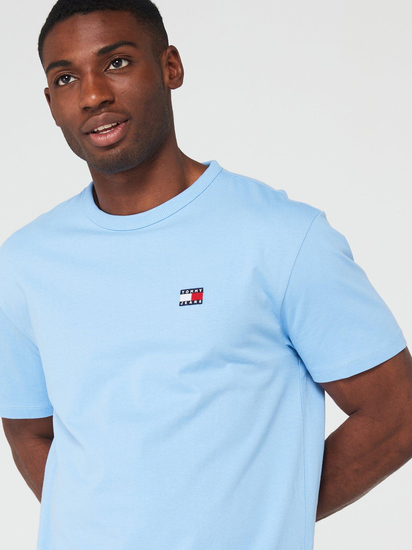 tommy-jeans-tommy-jeans-regular-fit-left-chest-badge-t-shirt-blueoutfit