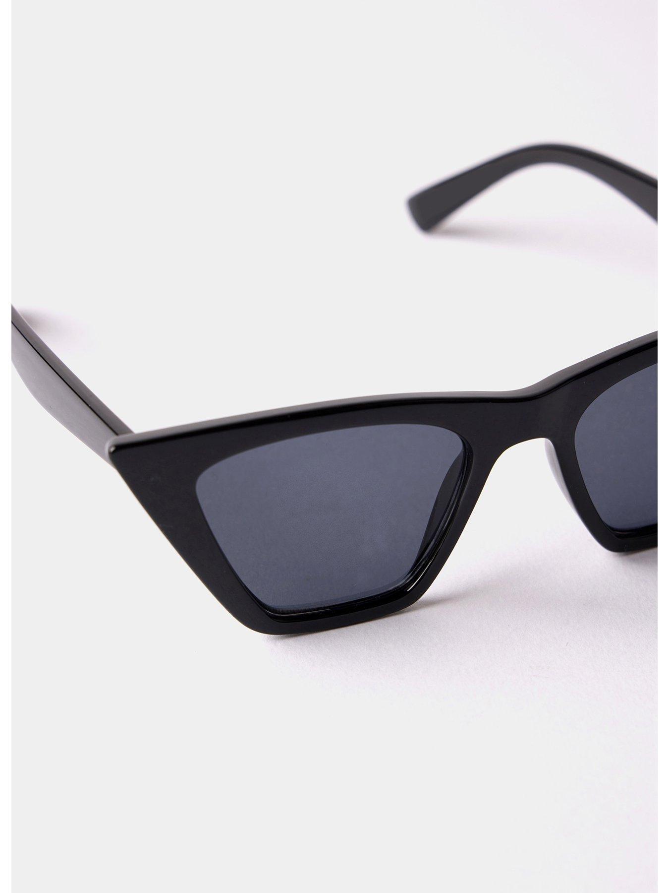 mint-velvet-black-rectangular-sunglassesdetail