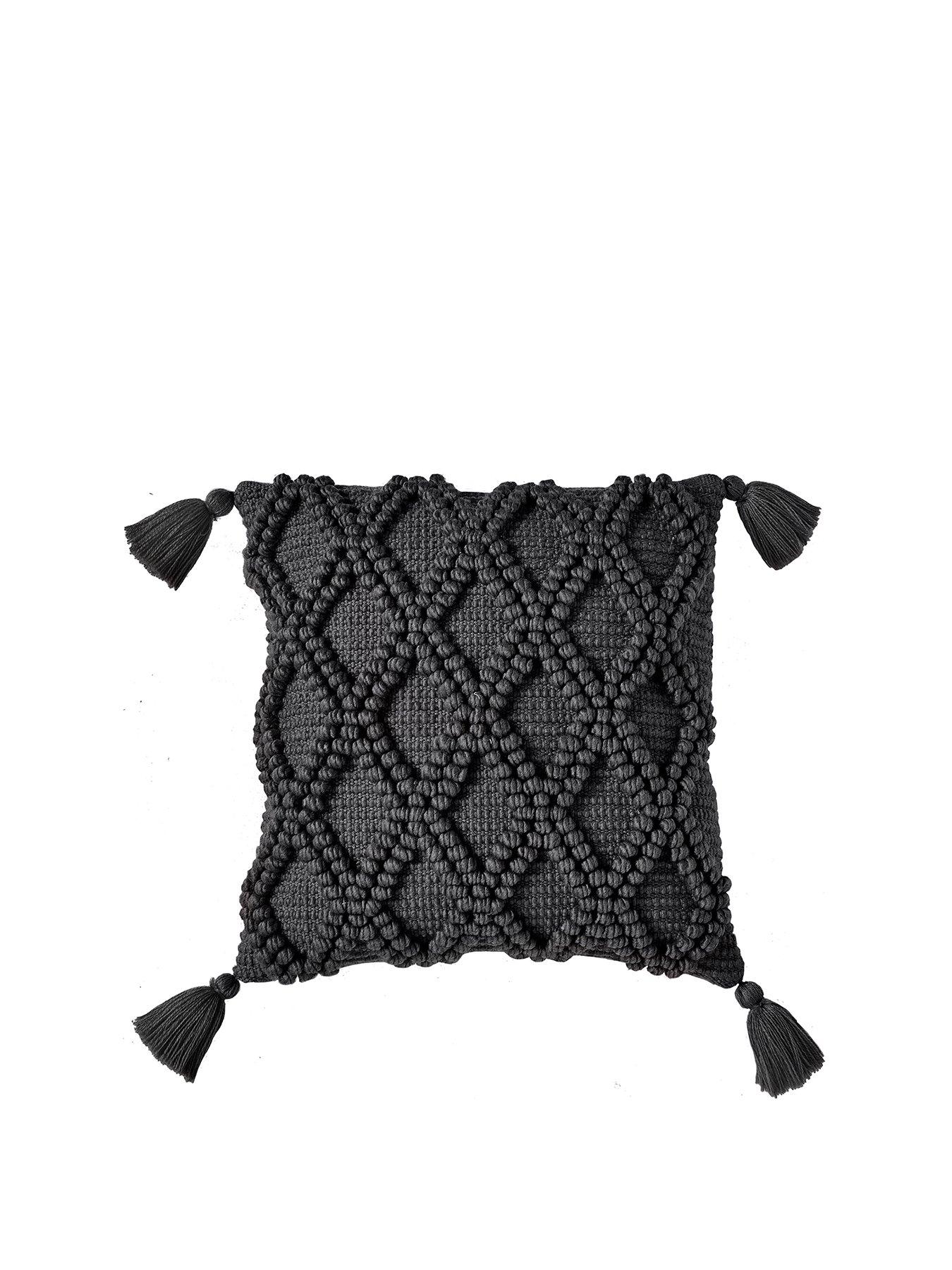 drift-home-alda-outdoor-cushion-blackstillFront