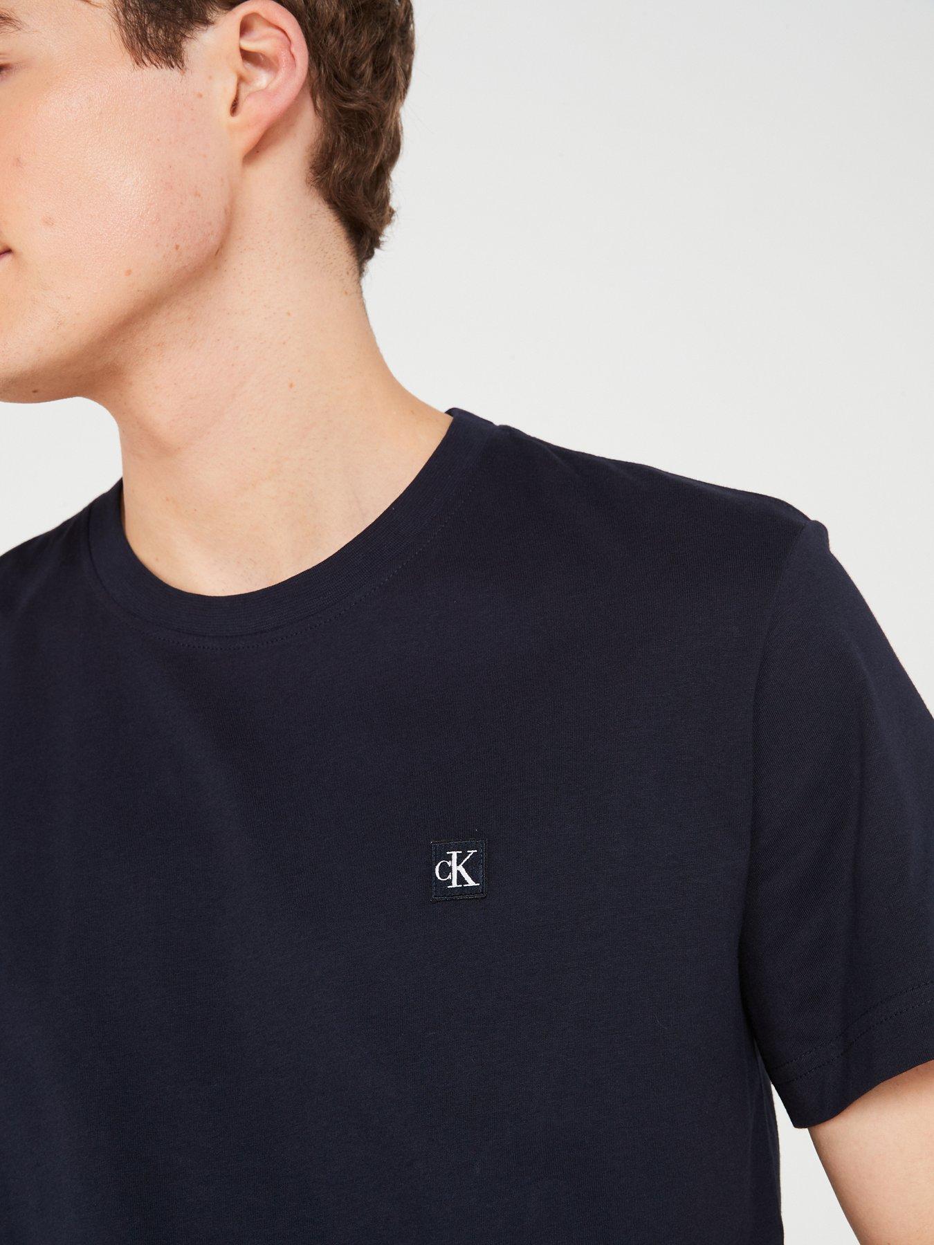 calvin-klein-jeans-ck-left-chest-embroidered-badge-t-shirt-navyoutfit