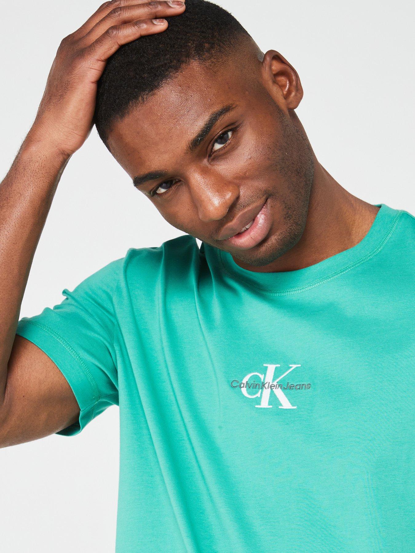 calvin-klein-jeans-calvin-klein-jeans-central-monologo-t-shirt-greenoutfit