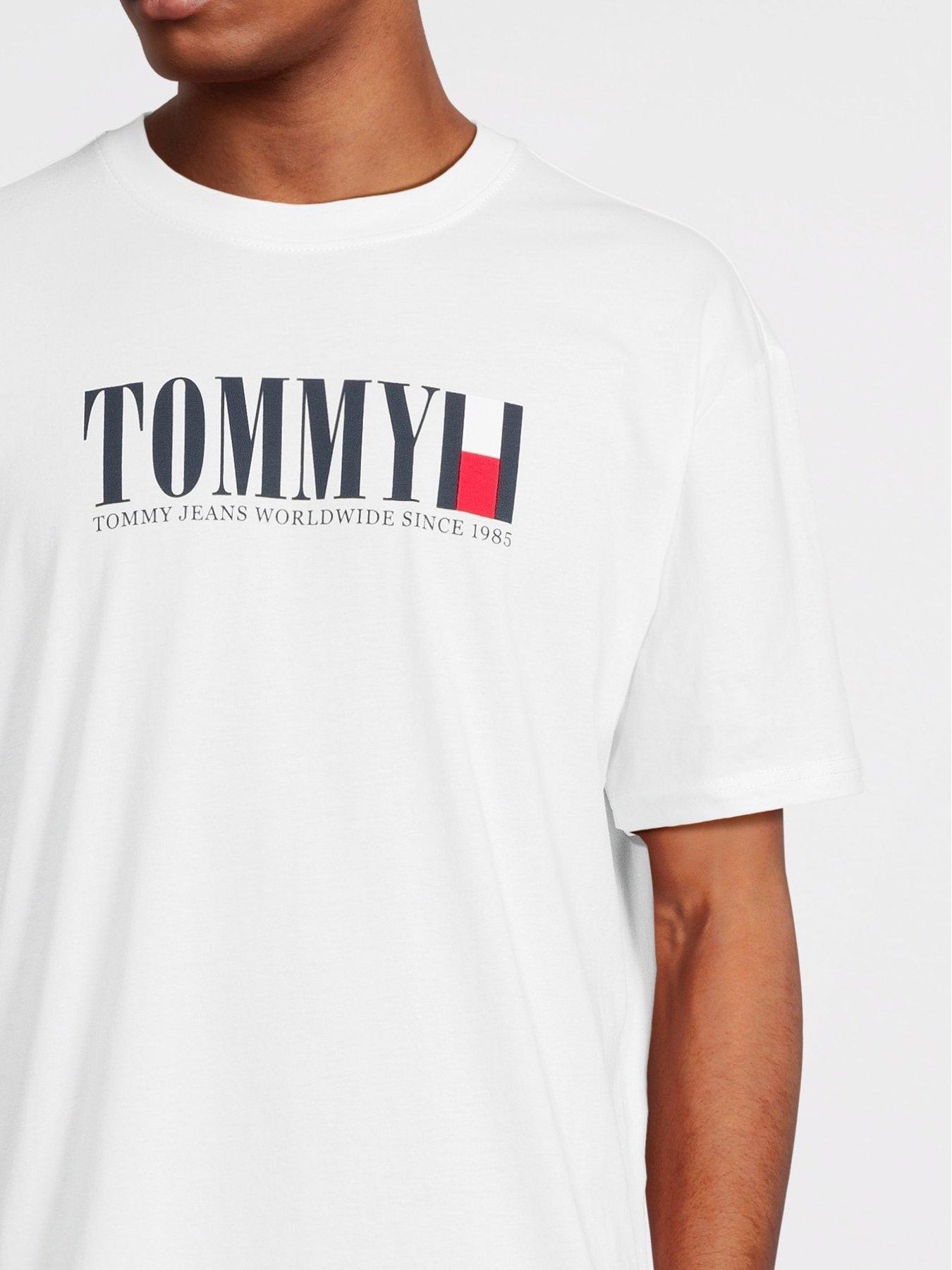 tommy-jeans-short-sleeve-block-logo-t-shirt-whiteoutfit