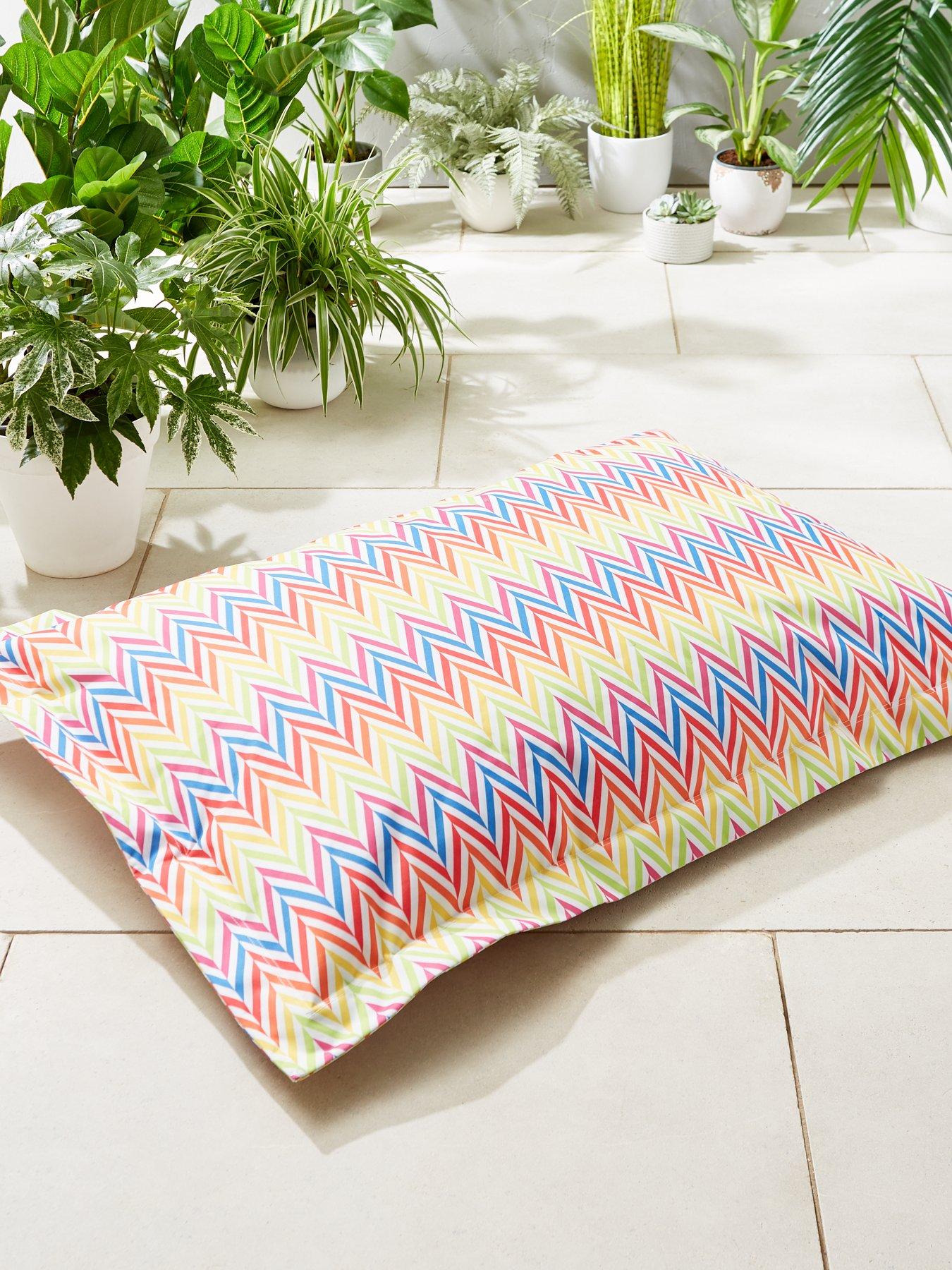 kaikoo-indooroutdoor-extra-large-floor-cushion-ndash-chevron-print