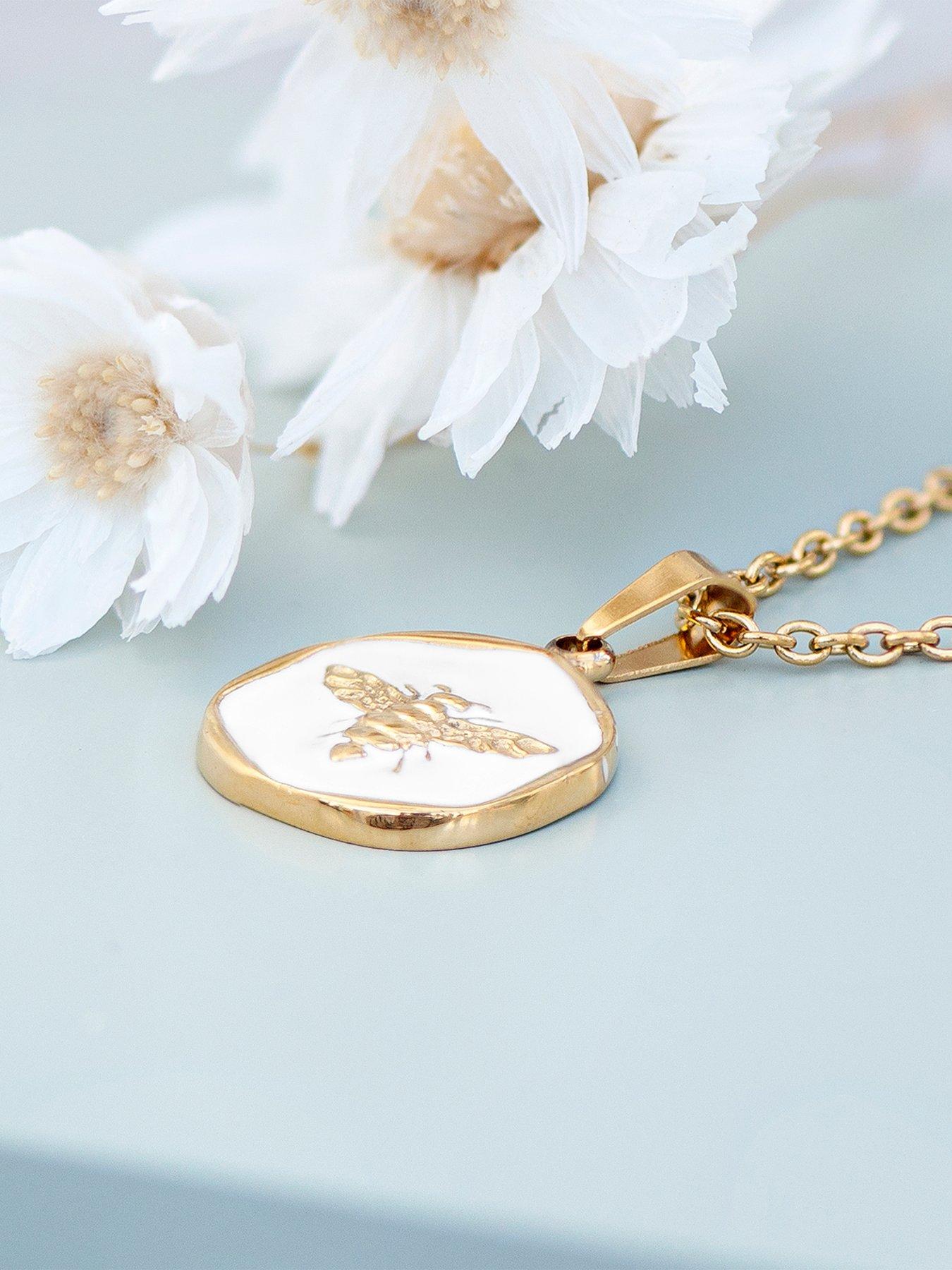 treat-republic-personalised-honey-bee-pendant-and-necklacedetail