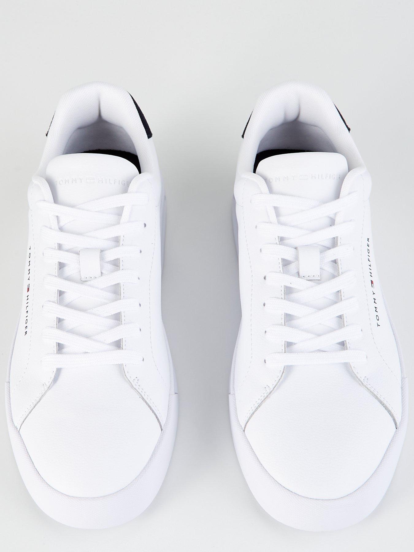 tommy-hilfiger-tommy-hilfiger-court-leather-grain-essential-sneaker-whitenavyoutfit